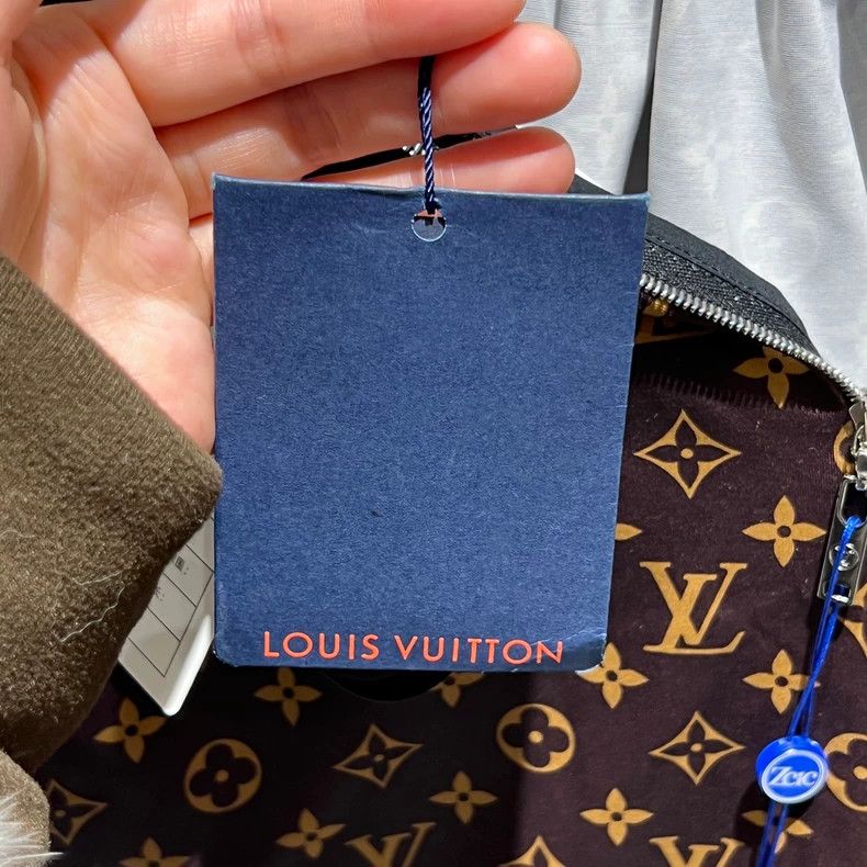 Louis Vuitton Louis Vuitton Brown print long sleeves Size S / US 4 / IT 40 - 5 Thumbnail