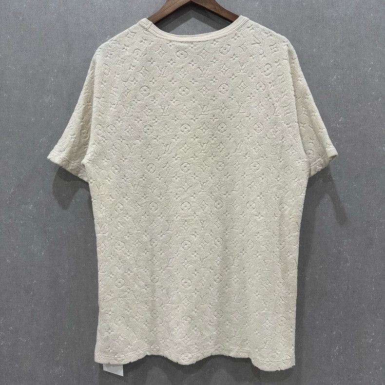 Louis Vuitton Louis Vuitton Off-white embossed towel short sleeve Size US XL / EU 56 / 4 - 2 Thumbnail