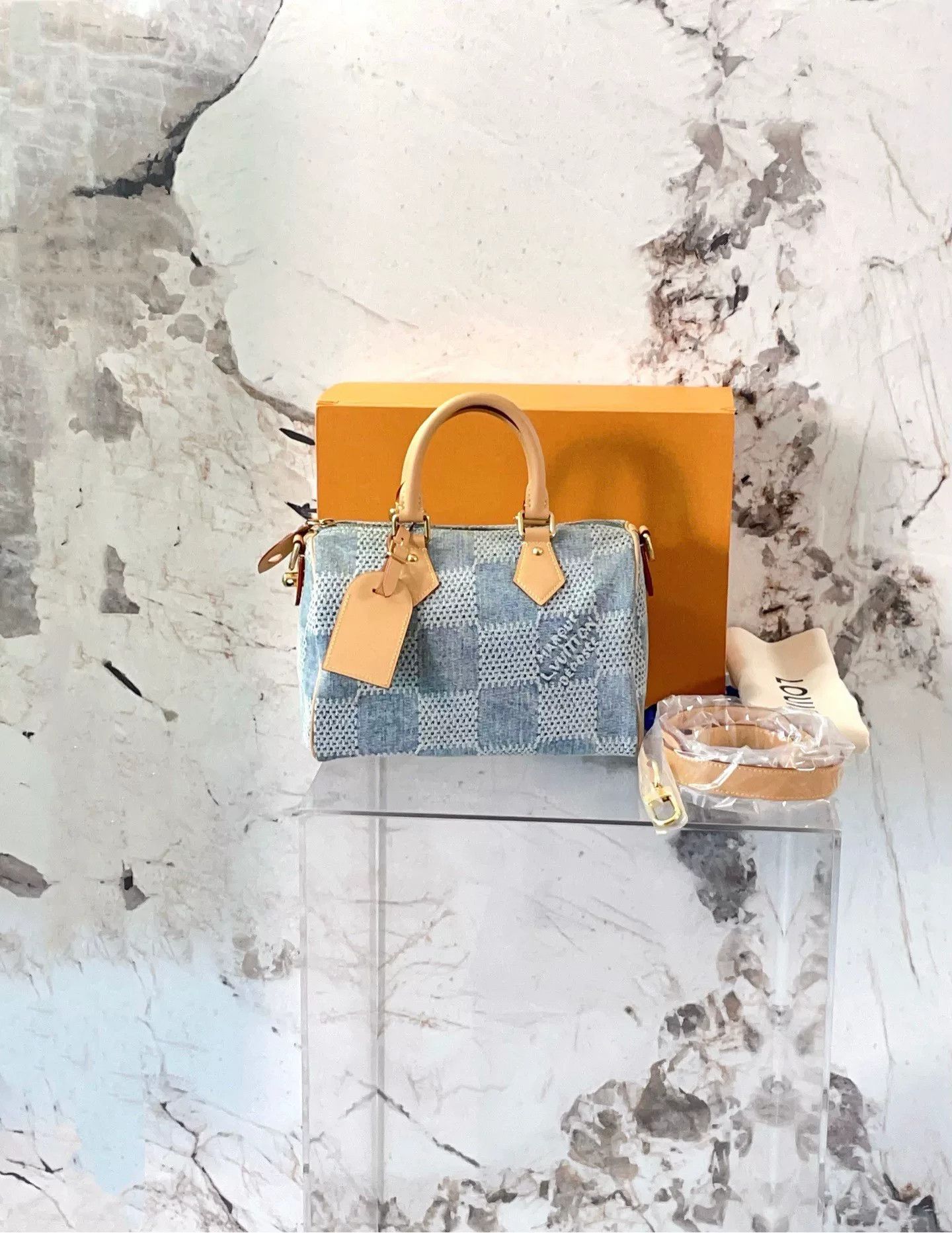 Louis Vuitton Pre-loved Bag Very good condition Size ONE SIZE - 1 Thumbnail
