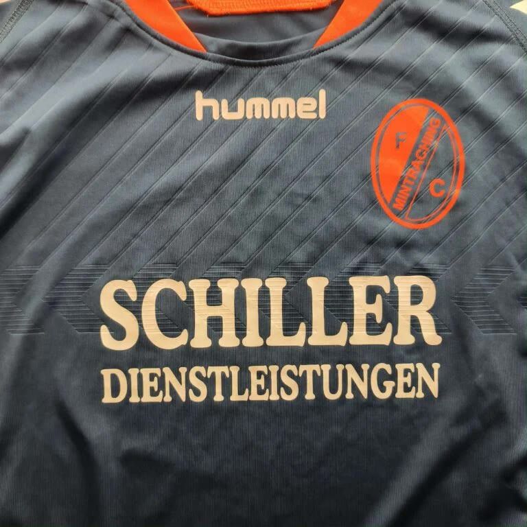 Hummel Mintraching Hummel training football jersey size XL Size US XL / EU 56 / 4 - 4 Thumbnail