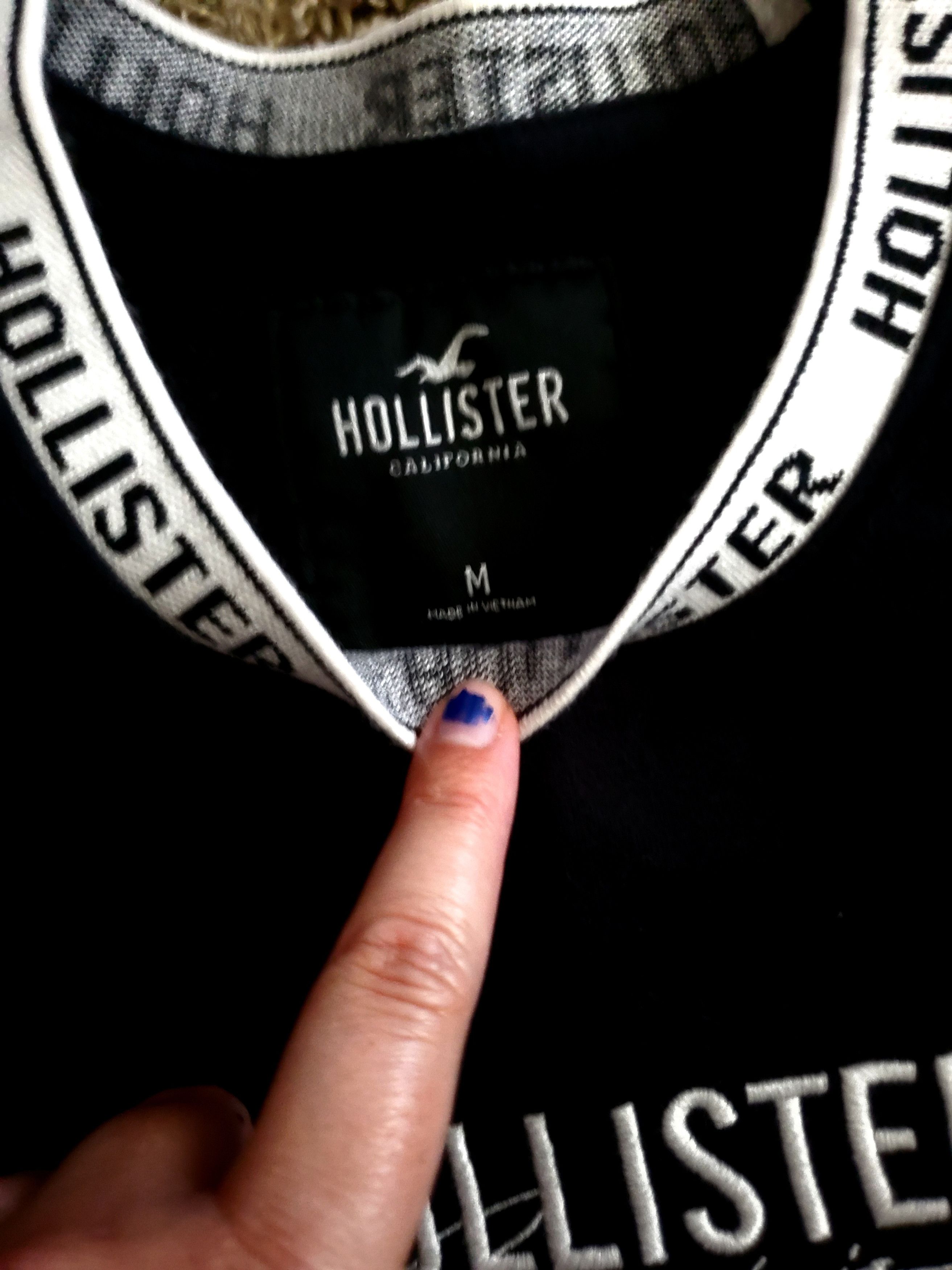 Hollister Black + White Hollister Crewneck Pullover (size M) Size US M / EU 48-50 / 2 - 2 Thumbnail