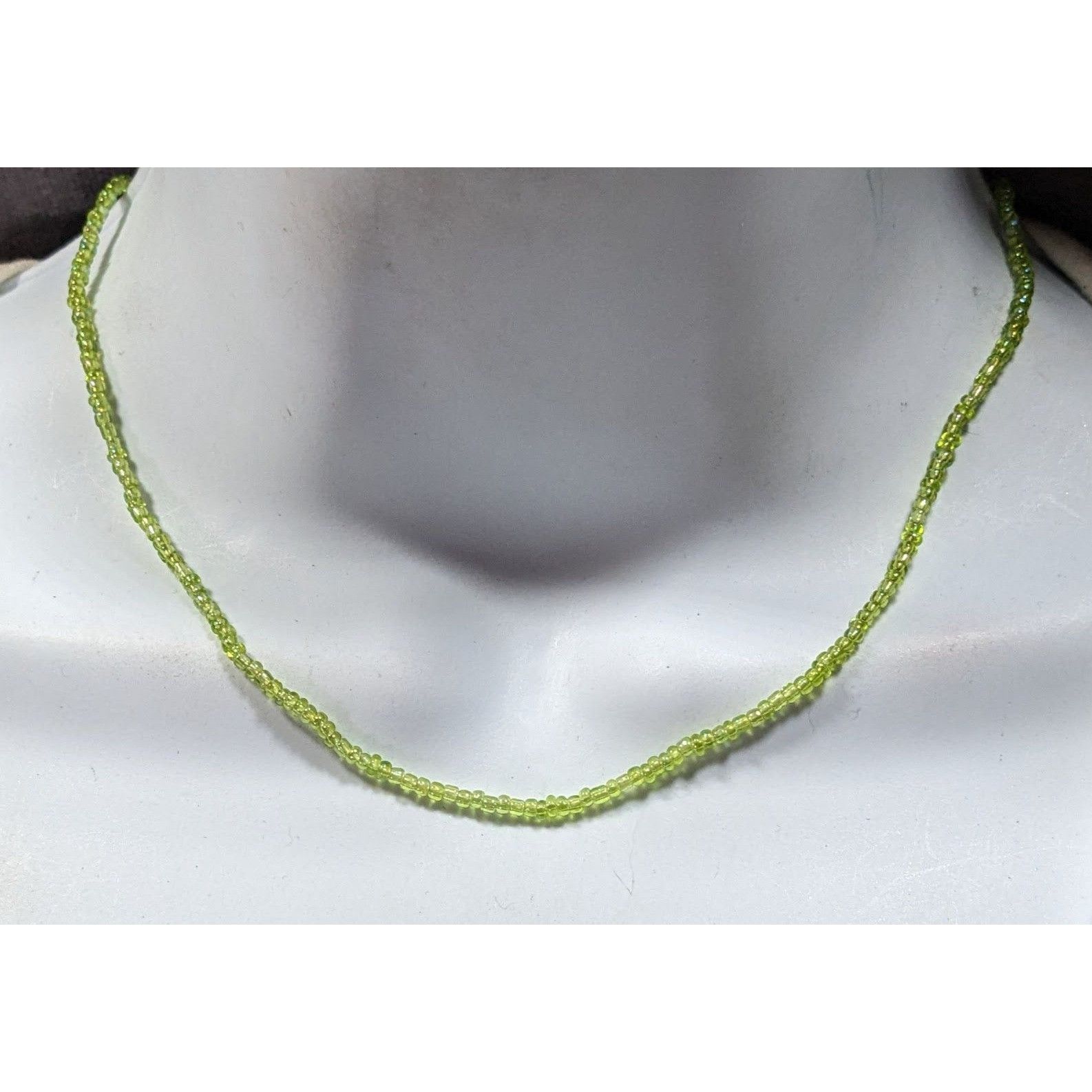 Other Summery Lime Green Glass Seed Beaded Necklace Size ONE SIZE - 2 Thumbnail