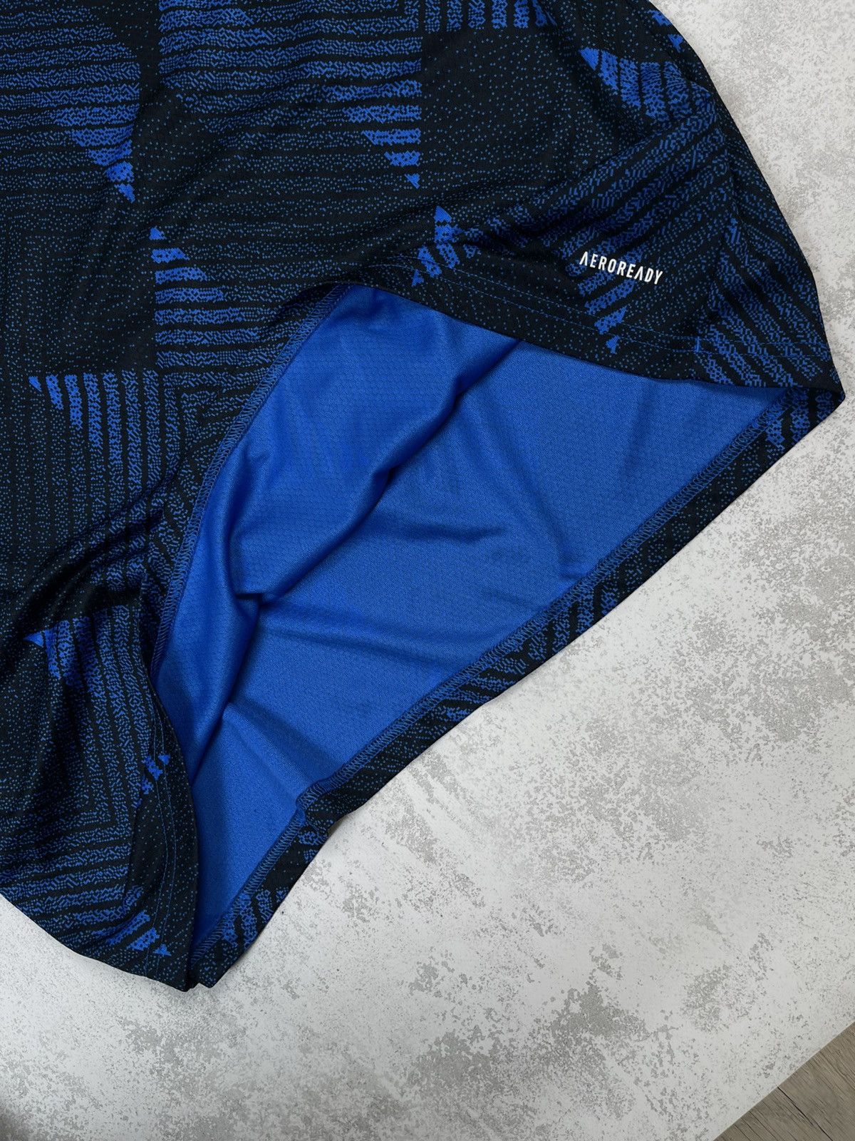 Adidas 21/22 Man United 3rd Kit: Retro 90s Style AEROREADY Tech Size US L / EU 52-54 / 3 - 8 Thumbnail