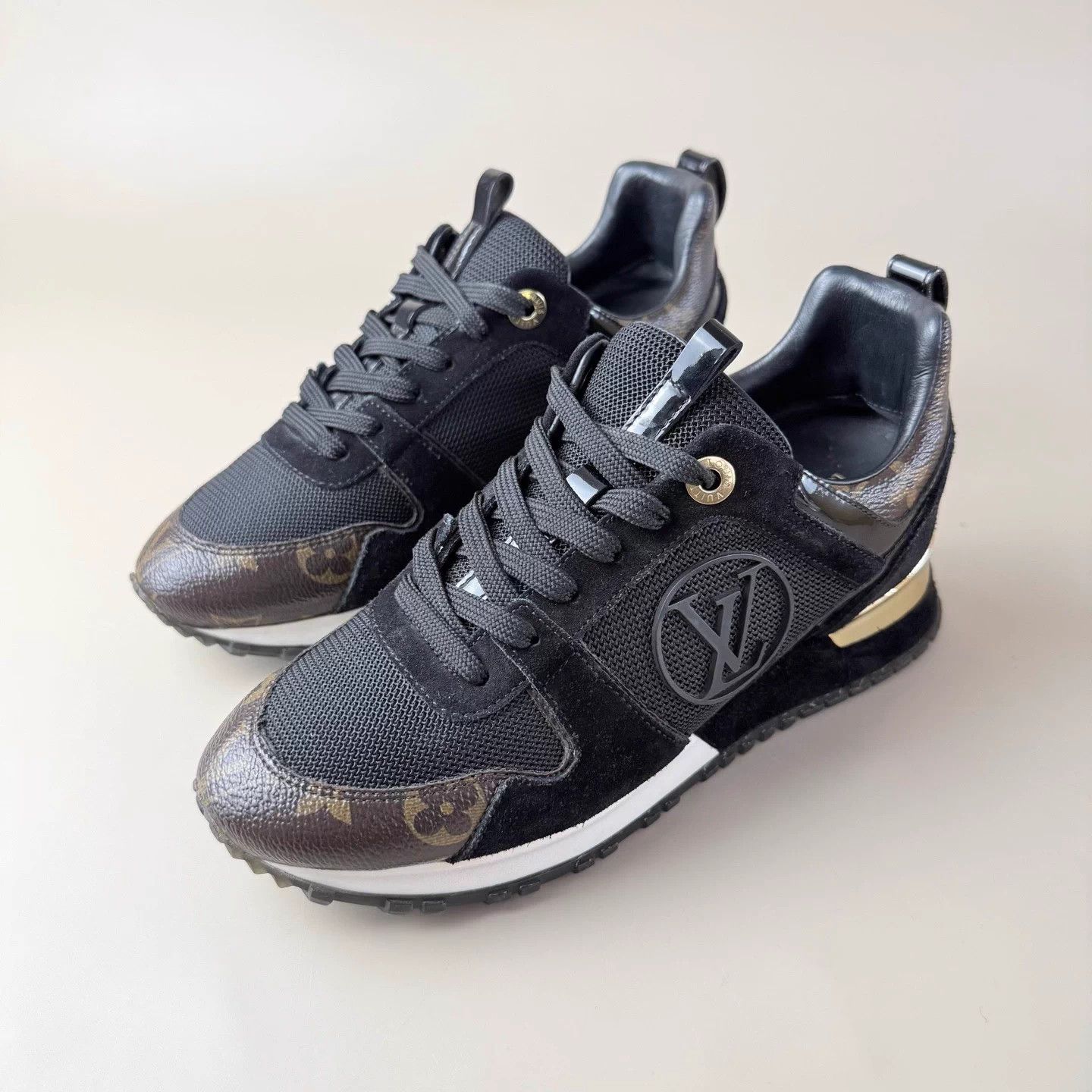 Louis Vuitton LV Run Away Black & Gold Logo Sneakers EU35 Size US 4 / IT 34 - 1 Thumbnail