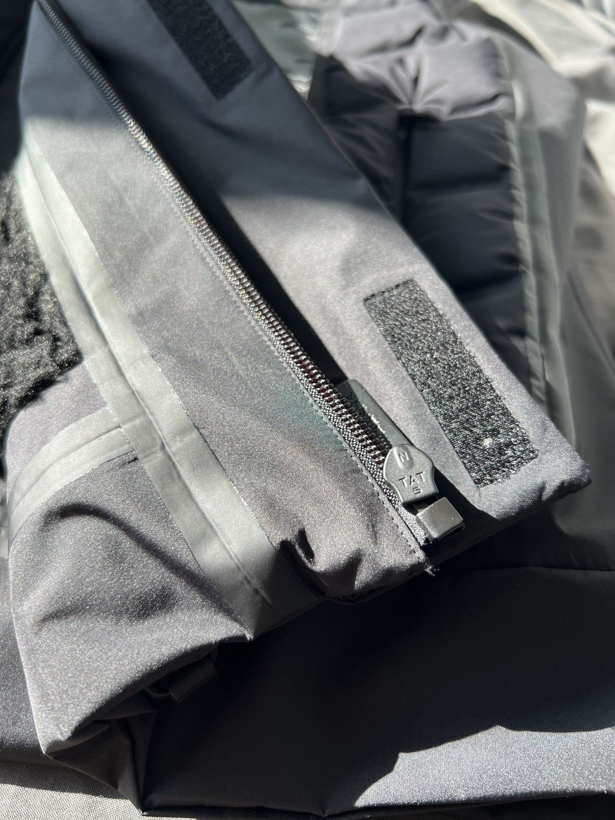 Prada 🔥🔥 2400$ Prada Black Extreme-Tex Down Vest Size US L / EU 52-54 / 3 - 12 Thumbnail