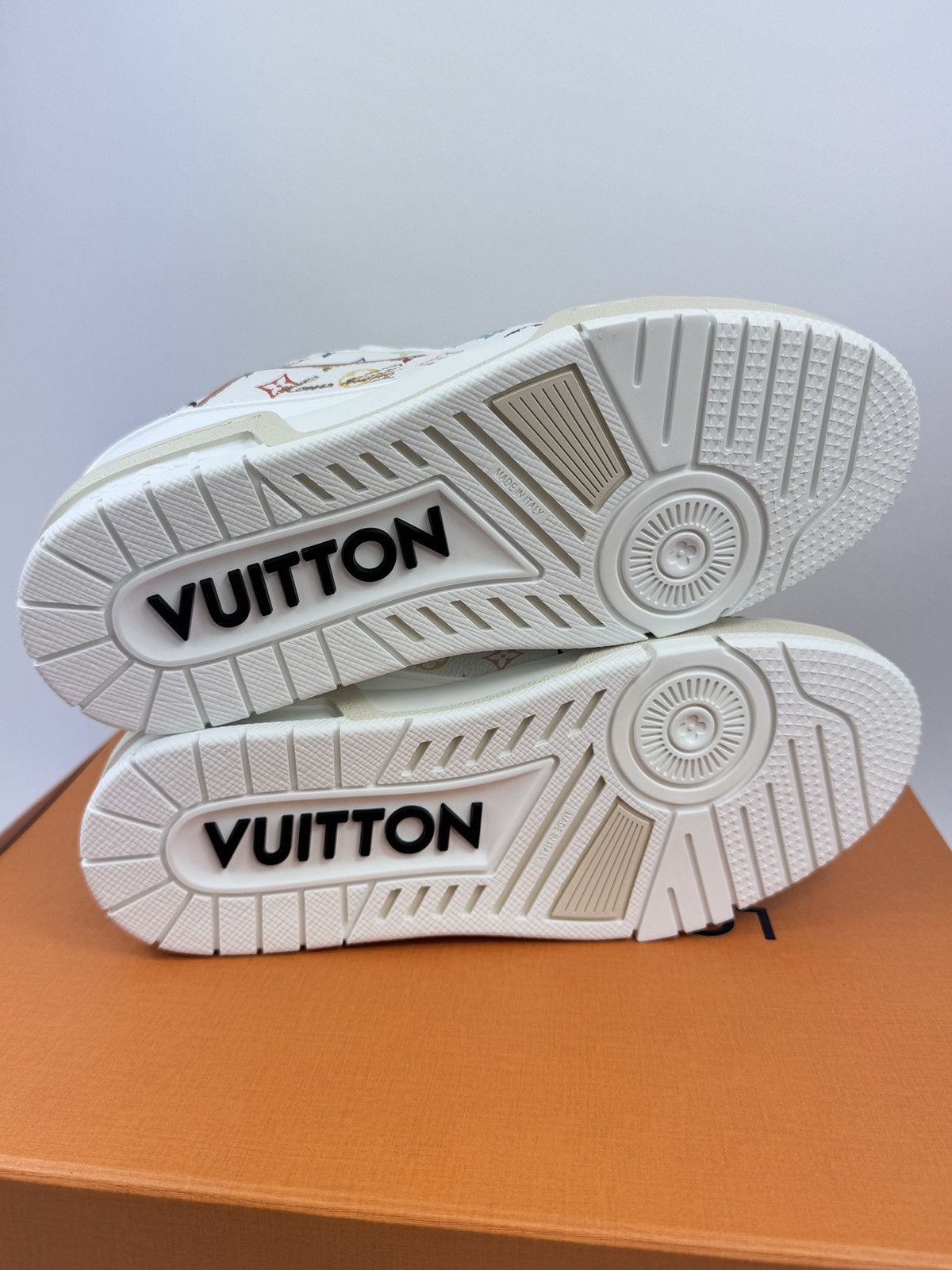 Louis Vuitton × Takashi Murakami MULTI COLOUR MONOGRAM PRINT SNEAKERS Size US 8 / IT 38 - 5 Thumbnail