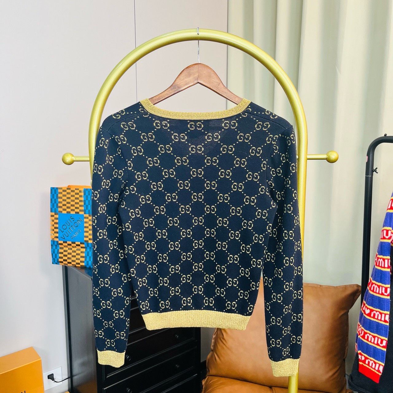 Gucci Gucci Black and gold full-print cardigan sweater 2501-Nexta Size US XS / EU 42 / 0 - 2 Thumbnail