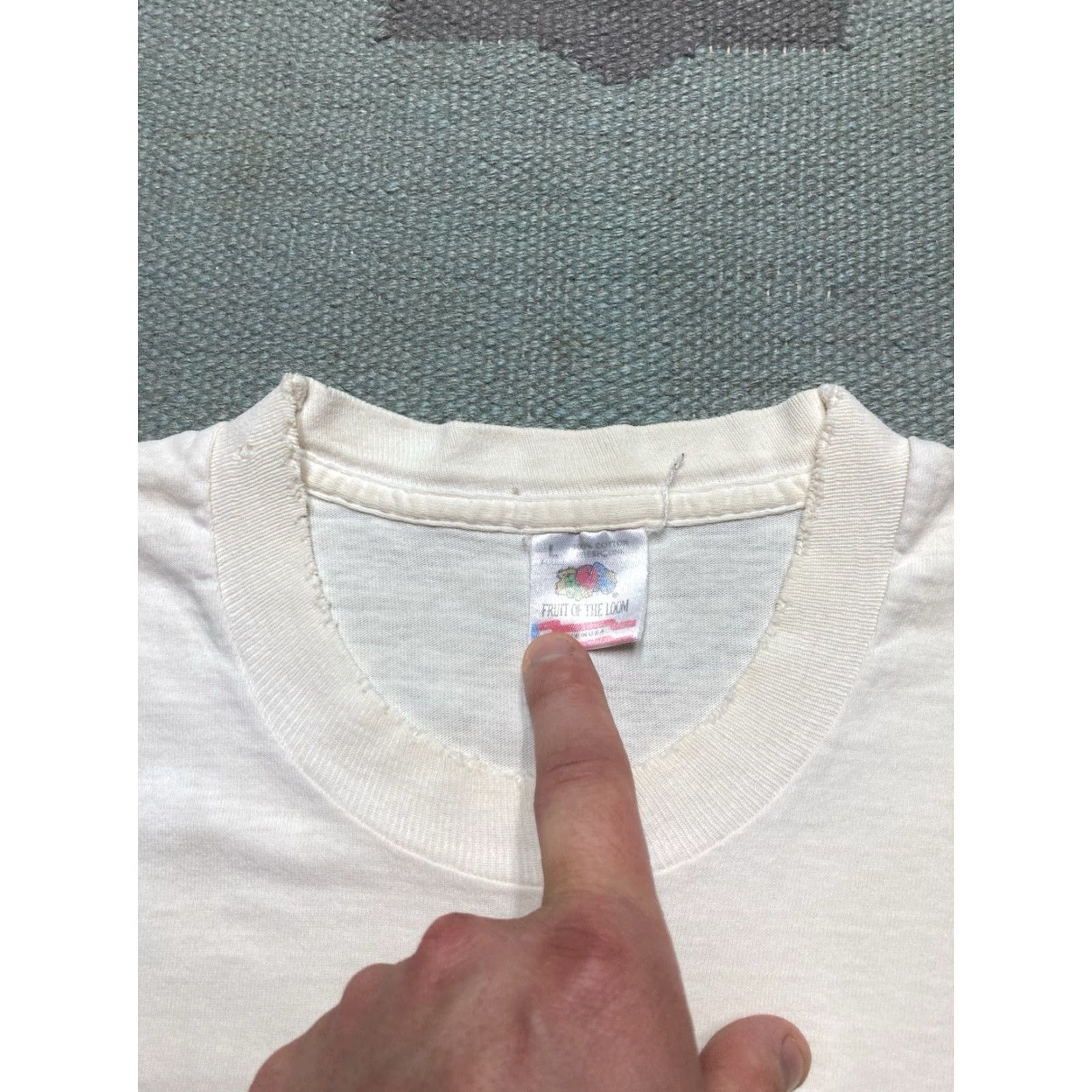 Fruit Of The Loom VINTAGE 90s graphic T-Shirt Atlantic City New Jersey NJ ocean beach cotton Large Mens T-Shirt White 90s Size US L / EU 52-54 / 3 - 7 Thumbnail