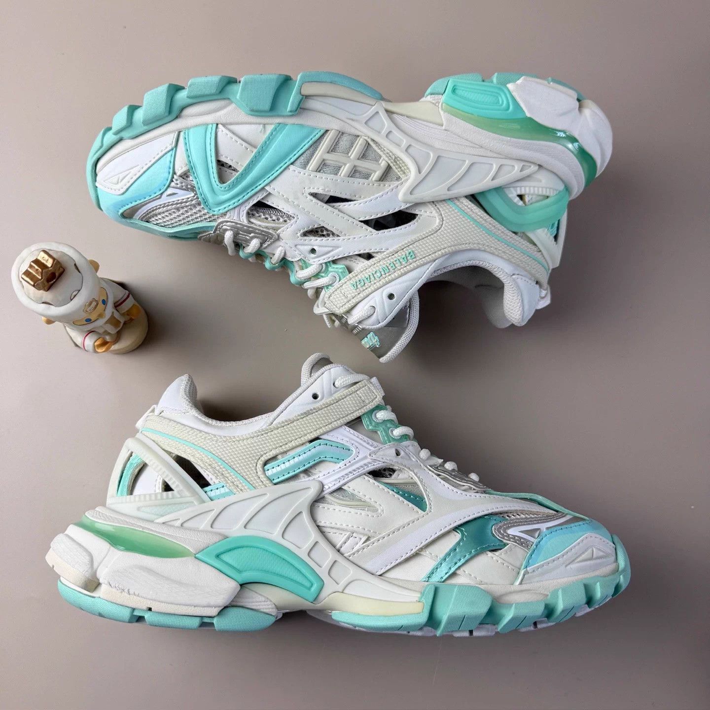 Balenciaga Balenciaga Track 2.0 White Green 37 99 New Sneakers Size US 6 / IT 36 - 4 Thumbnail