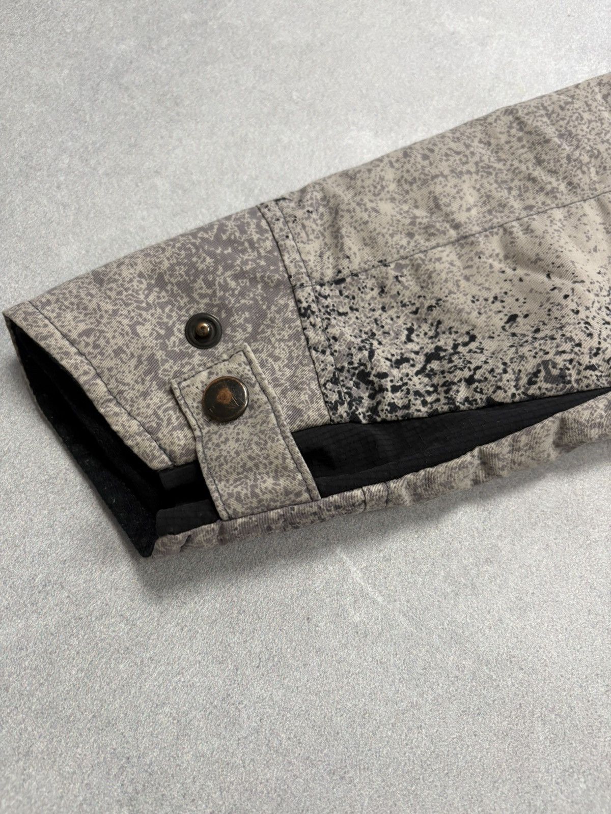 Canada Goose Canada Goose Brossard Jacket Sandstorm Camo Black XS 2401L Size XS / US 0-2 / IT 36-38 - 24 Thumbnail