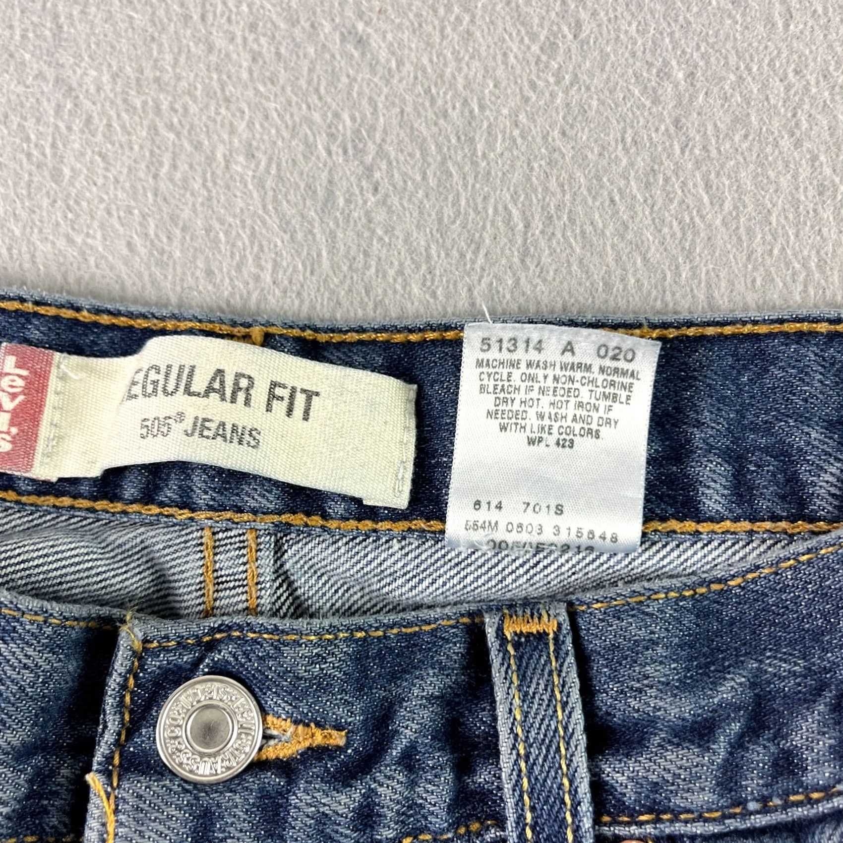 Levi's VINTAGE Levi's Jeans Mens 34x32 32x31 Blue 505 Straight Leg Medium Wash Y2K Denim Regular Size US 34 / EU 50 - 5 Thumbnail