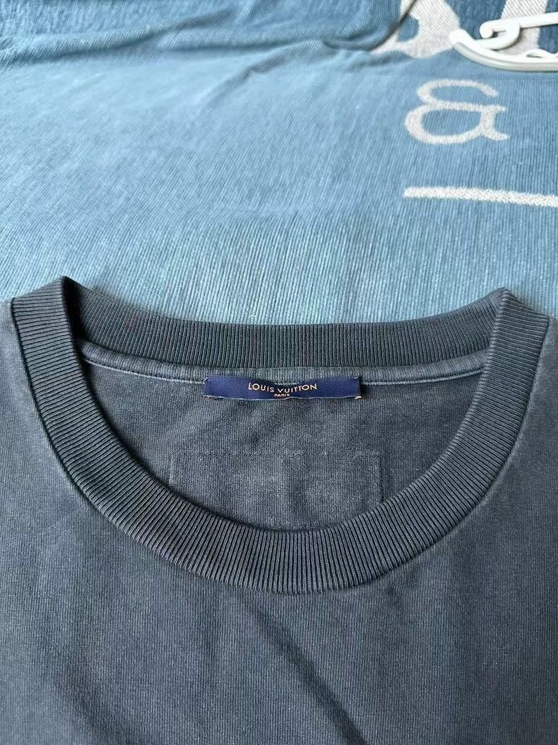 Louis Vuitton Louis Vuitton Washed Grey Instruction Book Short Sleeve Size US XXL / EU 58 / 5 - 2 Thumbnail