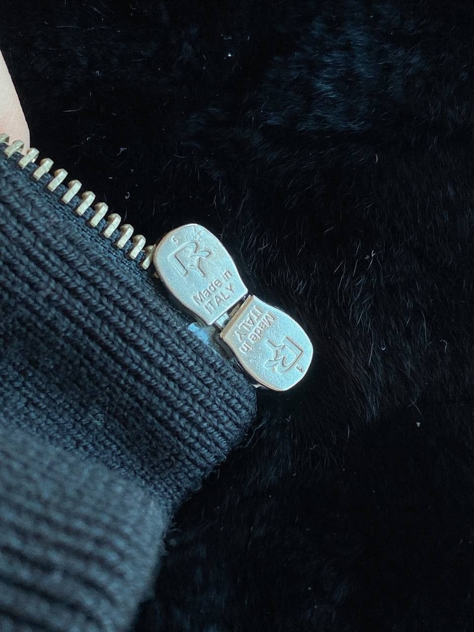 Alexander McQueen Alexander McQueen Short Fur Coat Black Vera Pelle Size M / US 6-8 / IT 42-44 - 10 Thumbnail