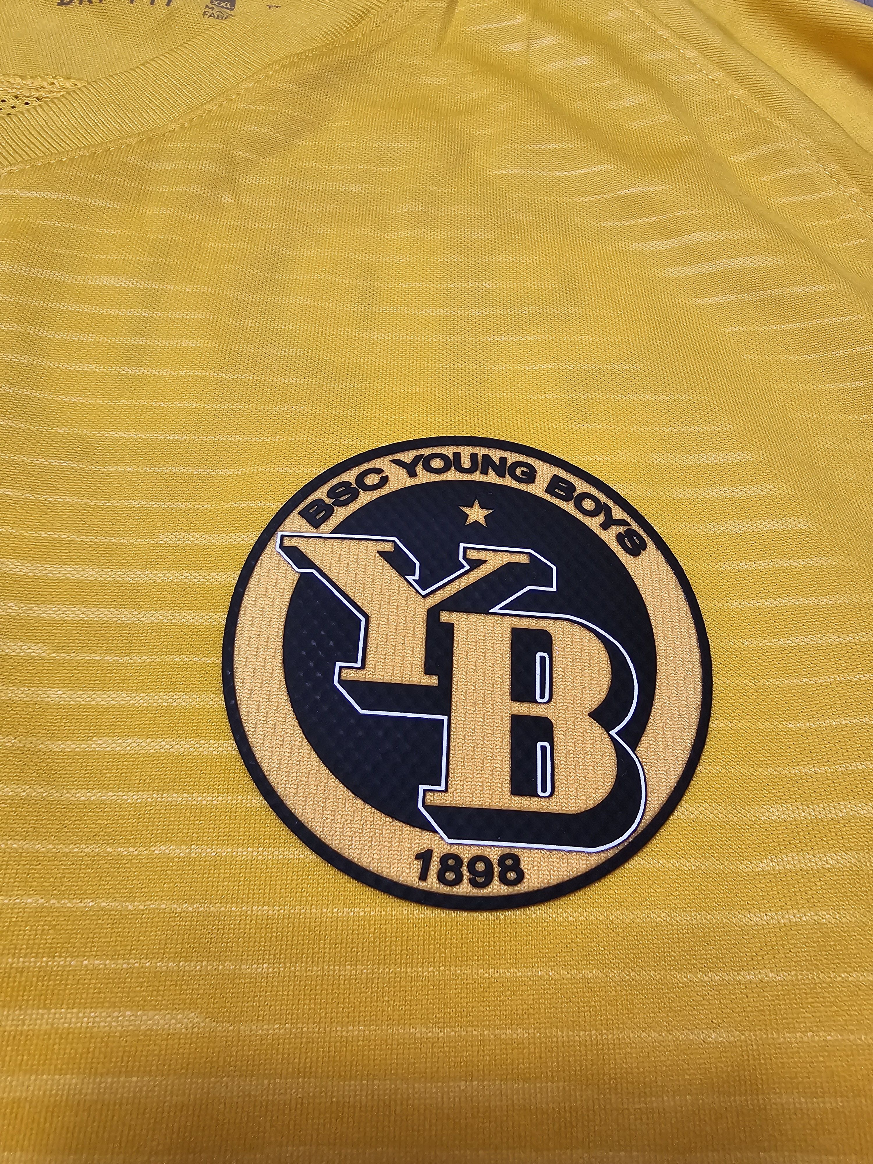 Nike YOUNG BOYS 2018 2019 HOME FOOTBALL SHIRT SOCCER JERSEY Size US XXL / EU 58 / 5 - 4 Thumbnail