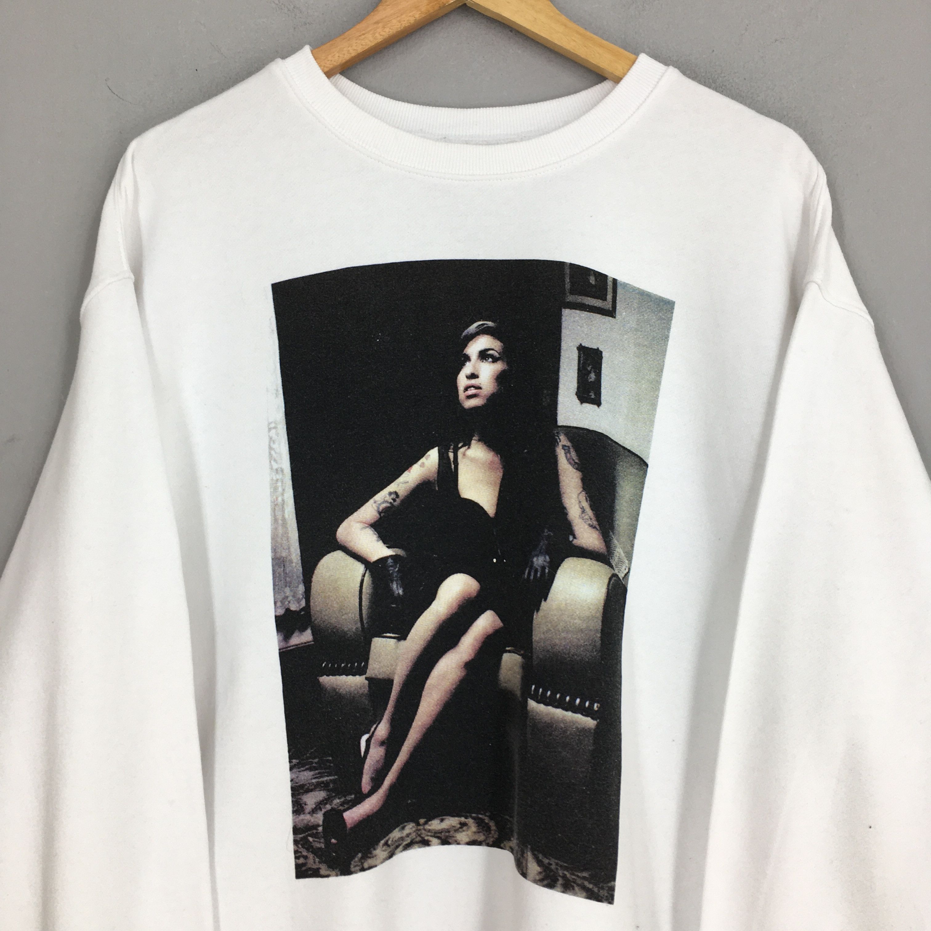 Band Tees Amy Winehouse Music American Singer Sweatshirt Size L Size US L / EU 52-54 / 3 - 2 Thumbnail