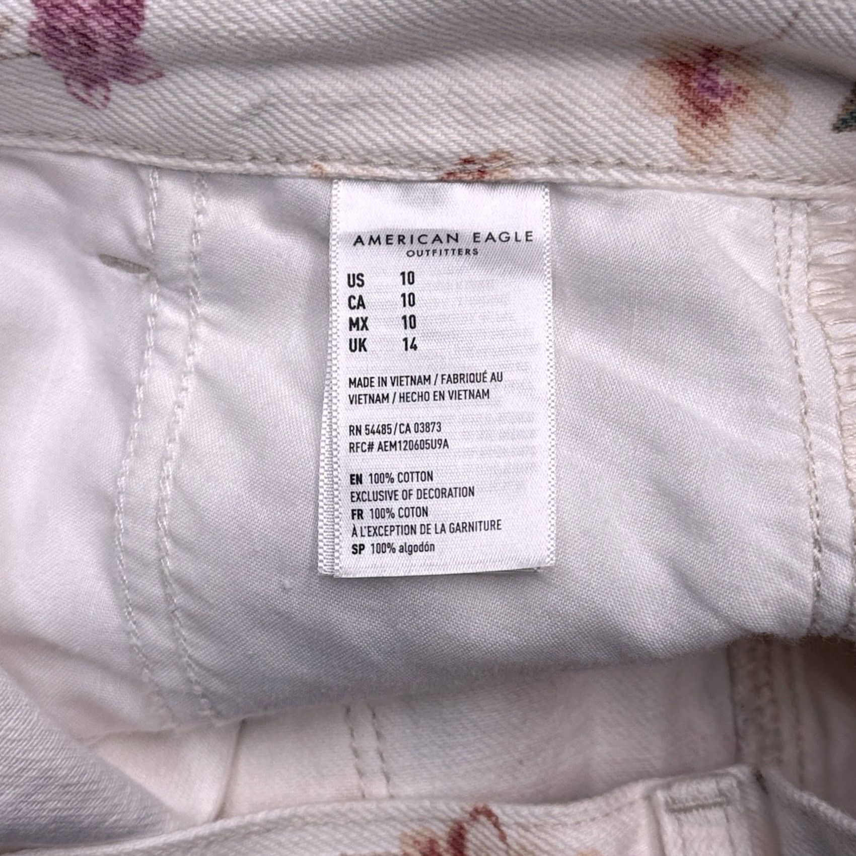 American Eagle Outfitters American Eagle Outfitters Mom Shorts 10 White Daisy Floral Denim High Rise Size 32" / US 10 / IT 46 - 5 Thumbnail