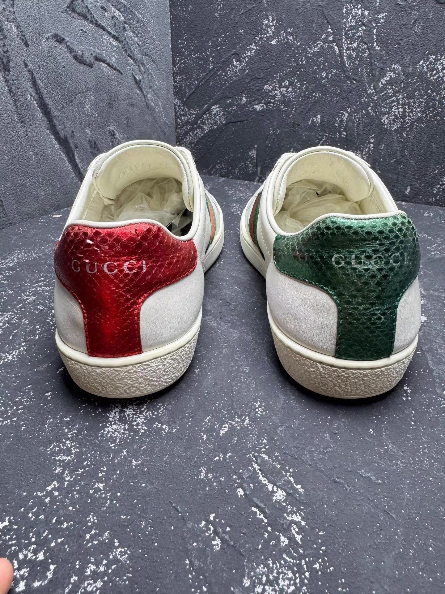 Gucci GUCCI Bee Accent White Sneakers withRed Green Heel Tab Q10 Size US 5 / IT 35 - 6 Thumbnail