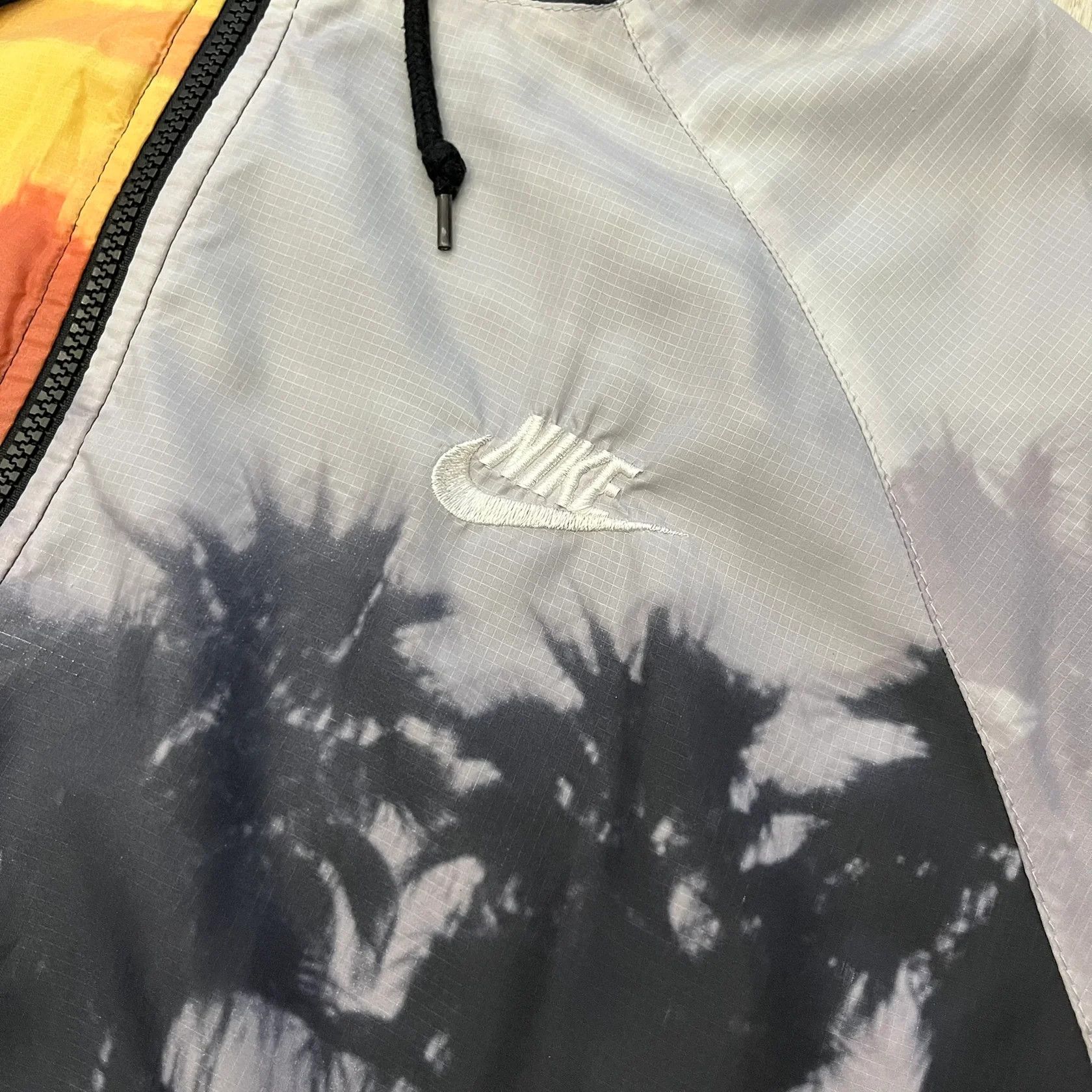 Nike Nike 'Beach Sunset' Split Windbreaker (Large) Size US L / EU 52-54 / 3 - 6 Thumbnail