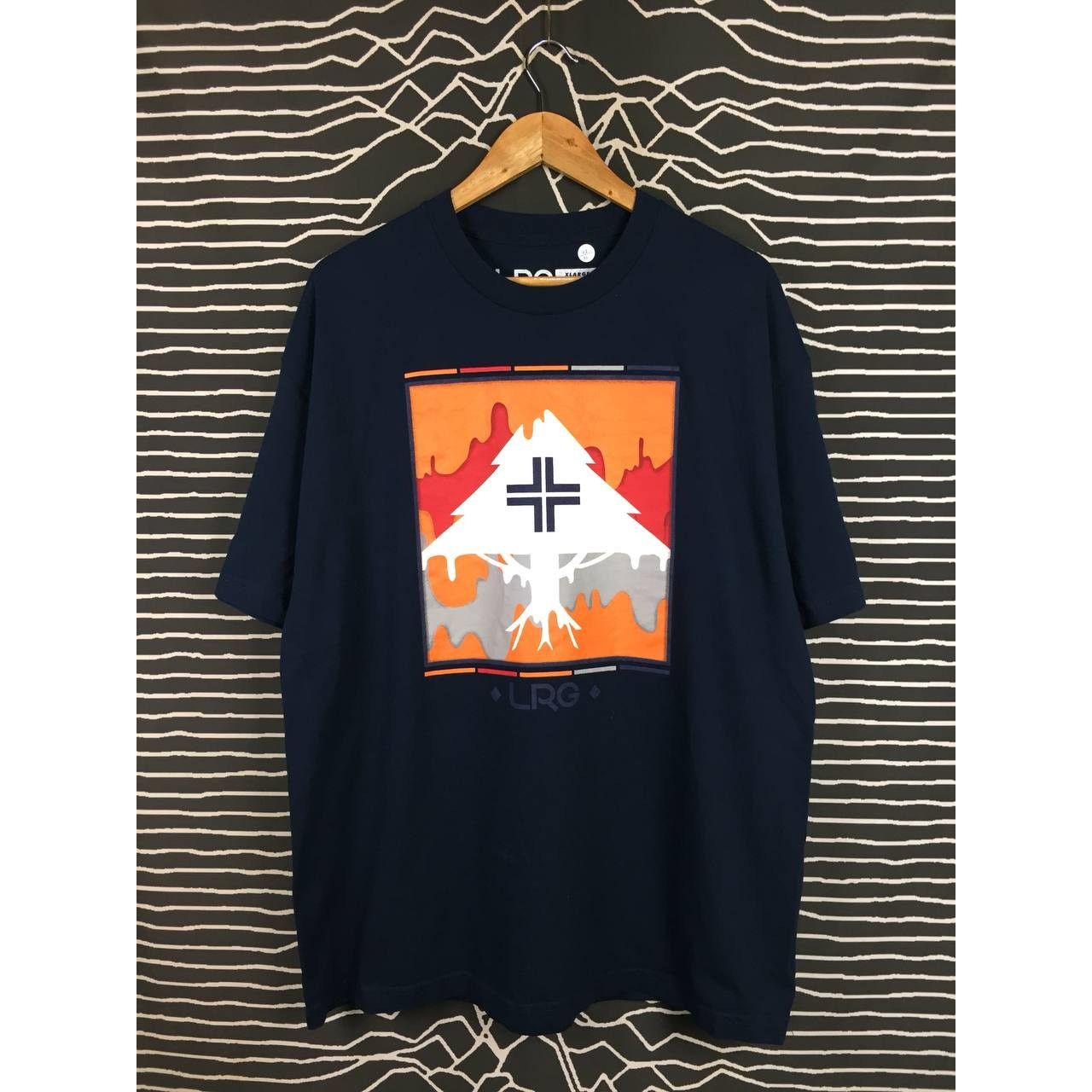 LRG Lifted Research Group Big Logo Standard Fit Tee Size US XL / EU 56 / 4 - 1 Thumbnail