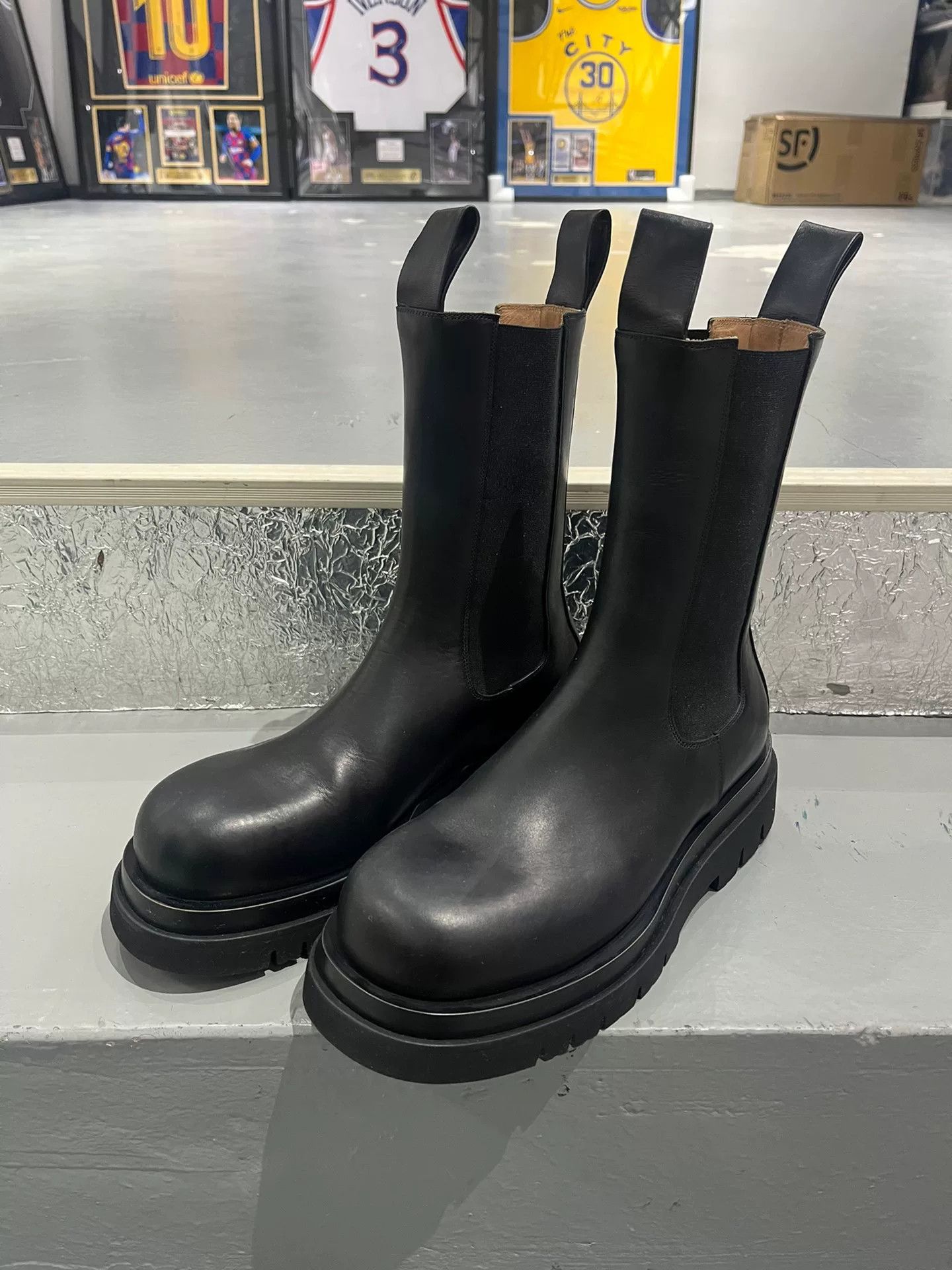 Bottega Veneta Bottega Veneta BV Lug Platform Chelsea Boot Size US 8.5 / EU 41-42 - 1 Thumbnail