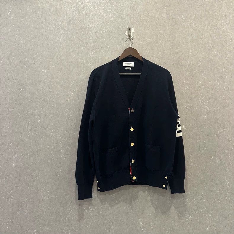 Thom Browne Thom Browne V-neck top Size US XXL / EU 58 / 5 - 1 Thumbnail