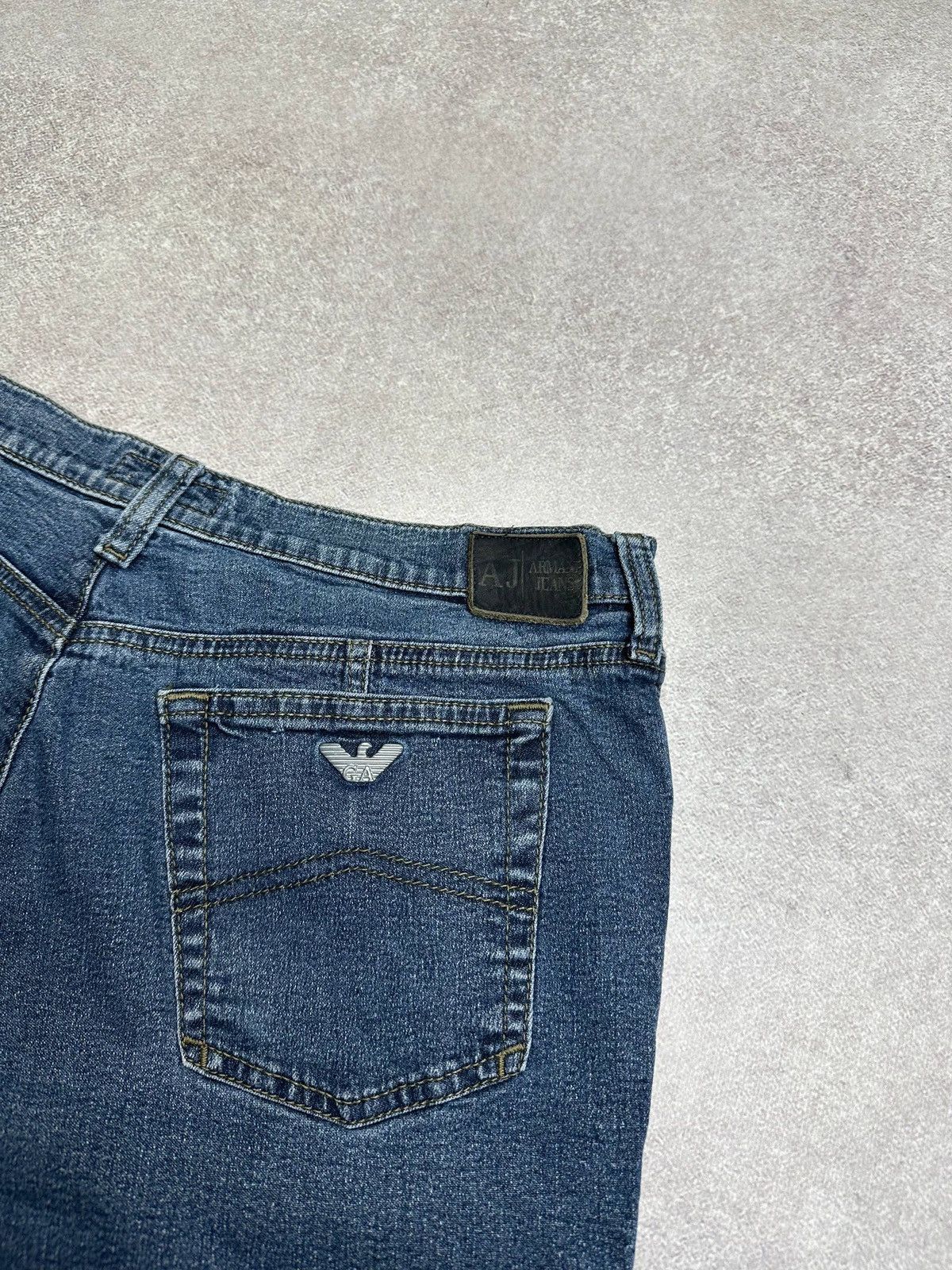 Armani Vintage Armani Metal Logo Baggy Relaxed Jeans Pants 33 Size US 33 - 4 Thumbnail