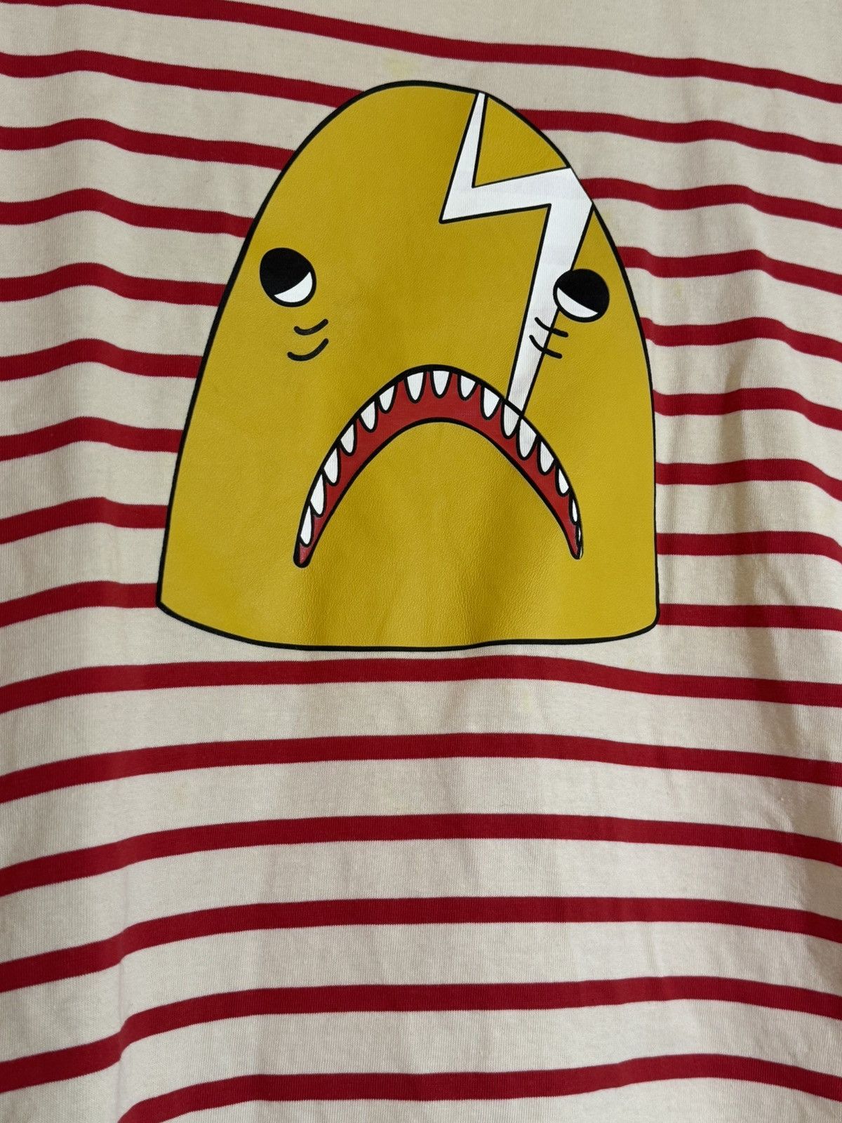 Moncler Moncler Yellow Shark Red Stripe Cream White T-shirts Size US XL / EU 56 / 4 - 8 Thumbnail
