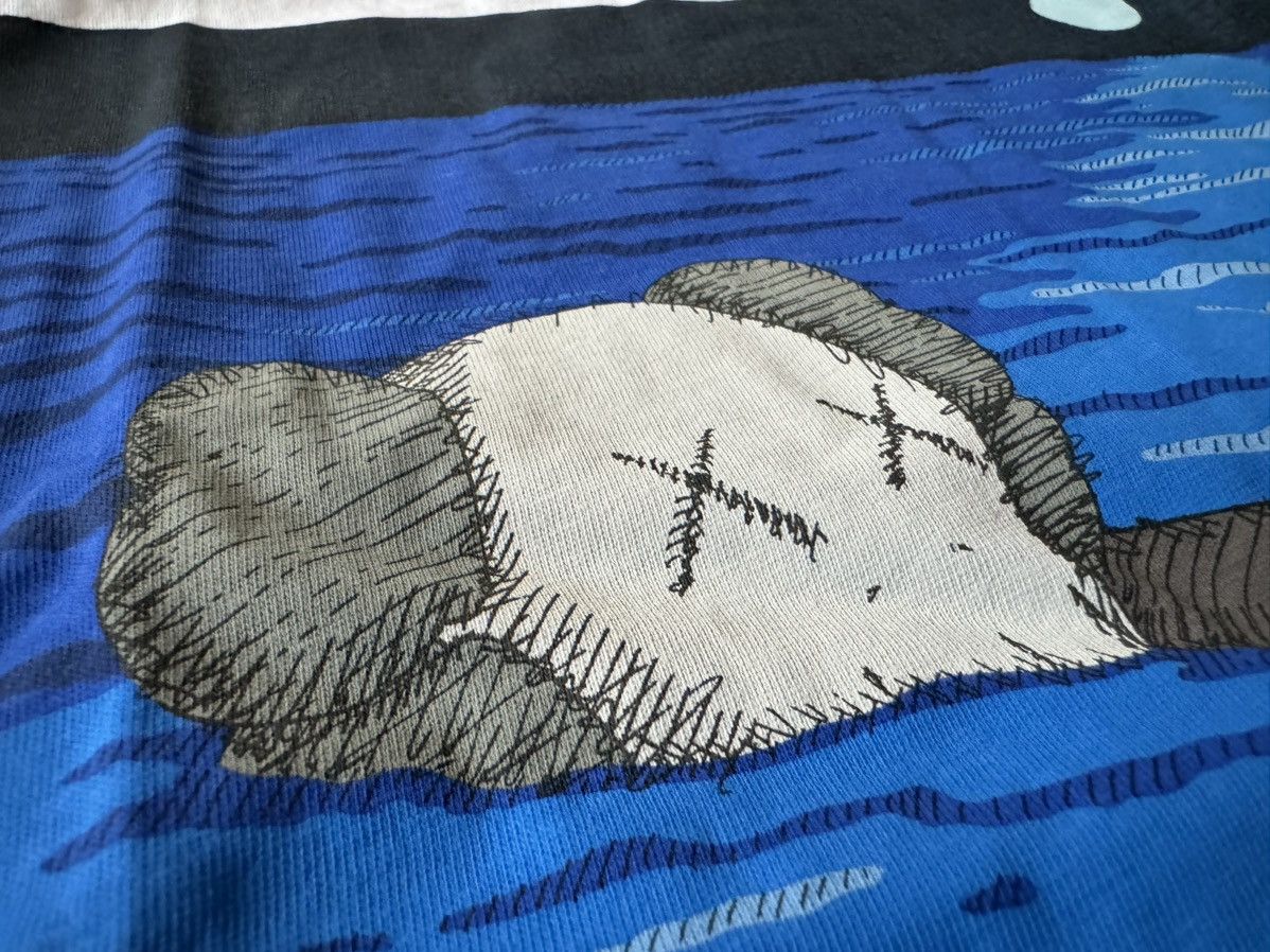 Kaws × Uniqlo Medium Kaws Artbook Cover Tee White Uniqlo UT T-Shirt Figure Size US M / EU 48-50 / 2 - 9 Thumbnail