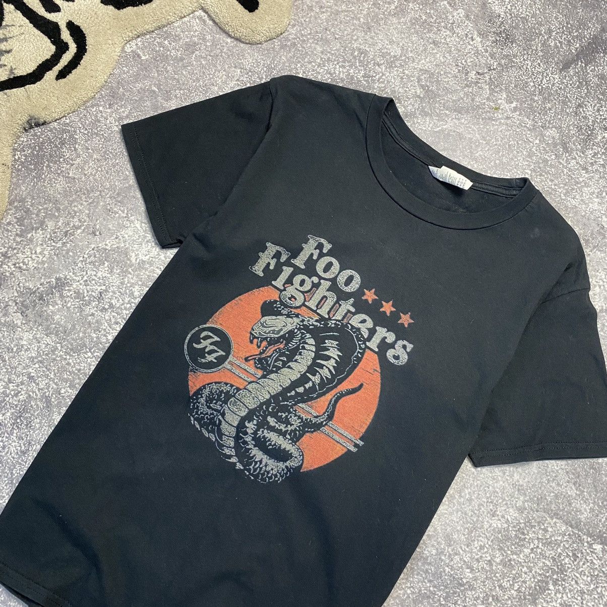 Band Tees Vintage Foo Fighters Big Snake logo 90’s rock band tee Size US M / EU 48-50 / 2 - 3 Thumbnail