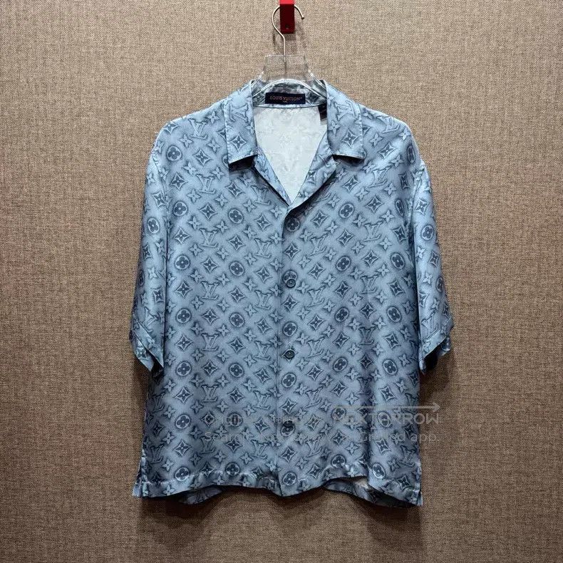 Louis Vuitton Louis Vuitton Mulberry silk three-flower full-print blue s Size US M / EU 48-50 / 2 - 1 Thumbnail