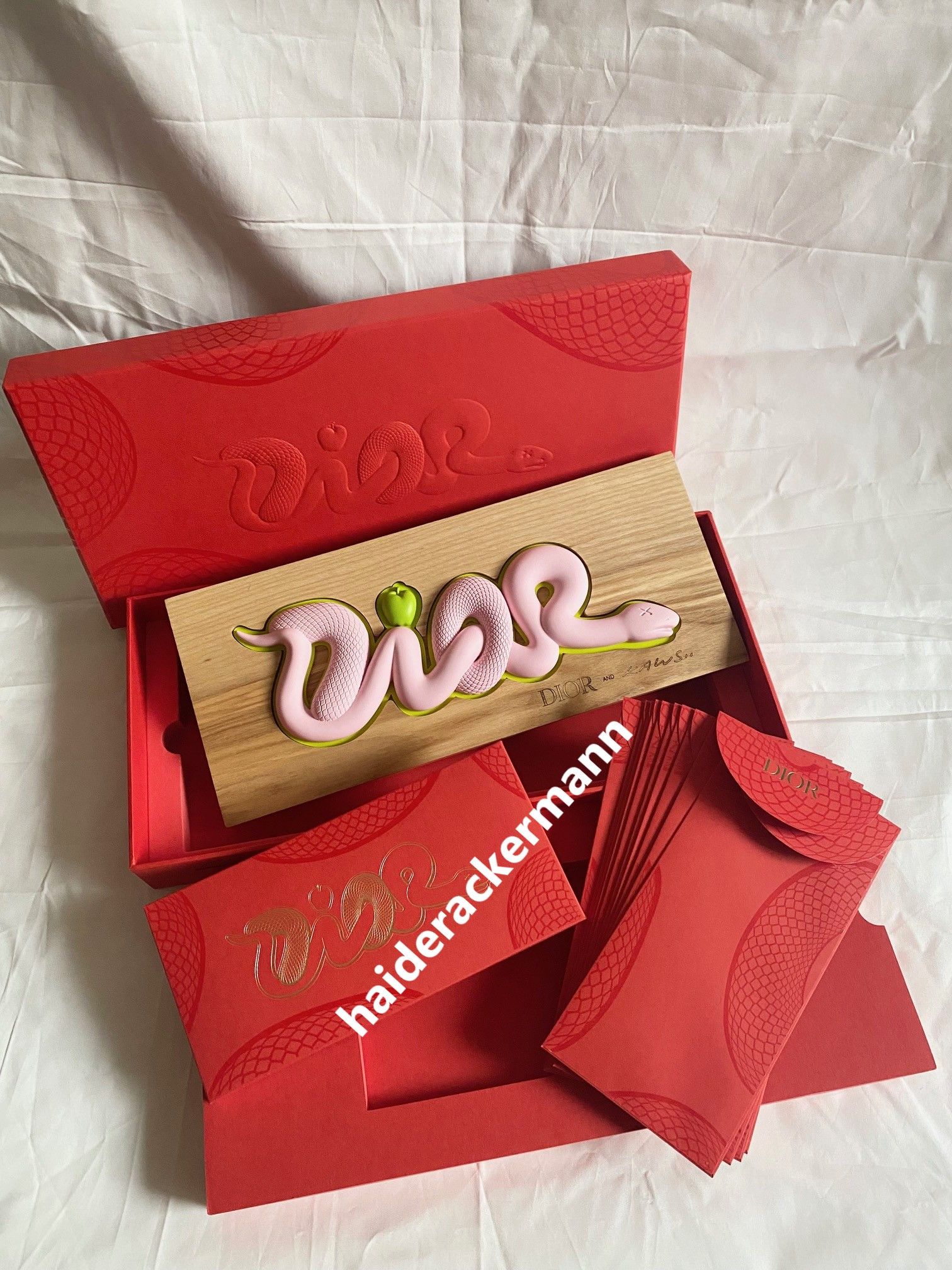 Dior × Kaws Dior X Kaws 2025 Chinese New Year snake wooden plate Size ONE SIZE - 1 Thumbnail
