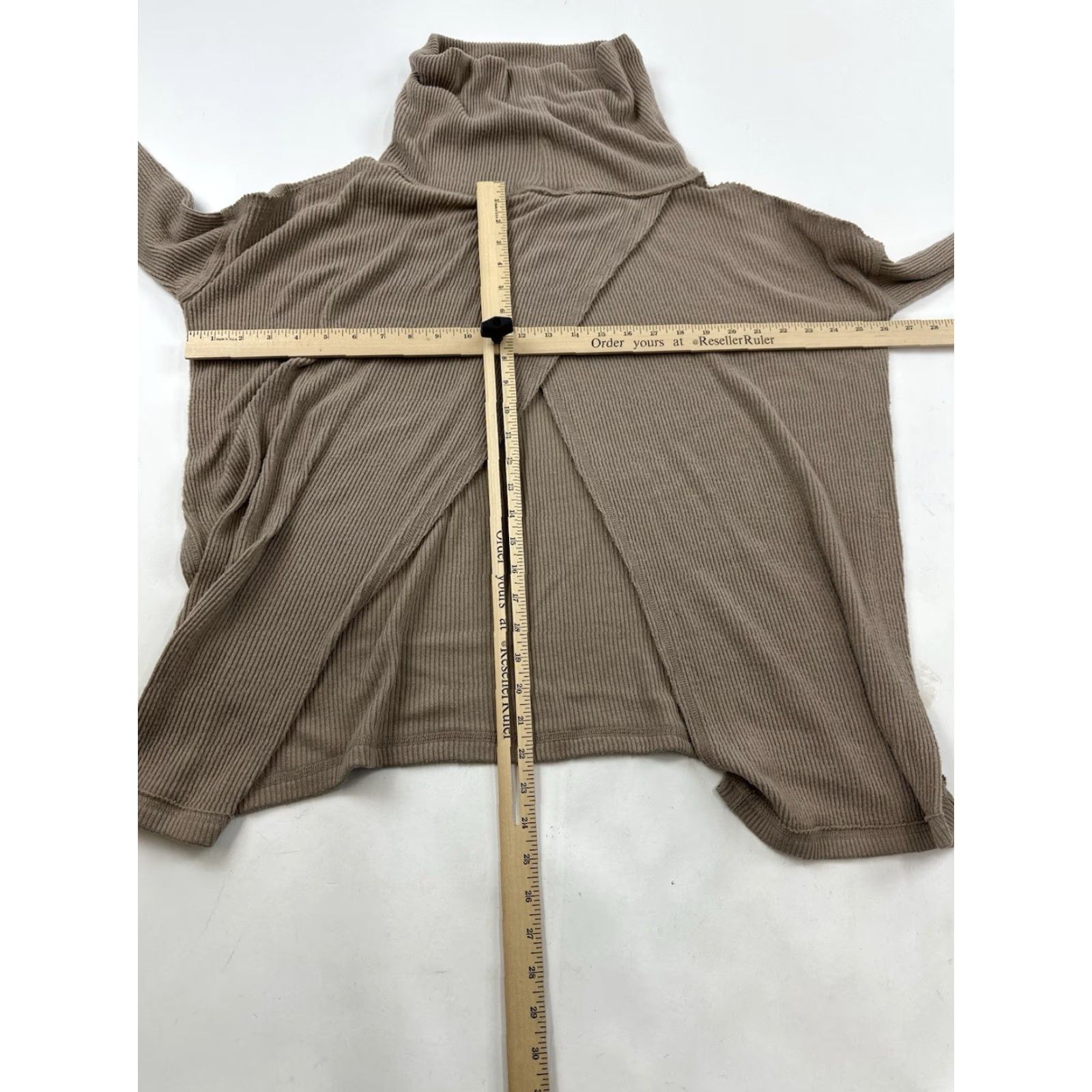 Free People We The Free Free People Top Women’s XS Beige Open Back Turtleneck Sweater Boho Size XS / US 0-2 / IT 36-38 - 6 Thumbnail