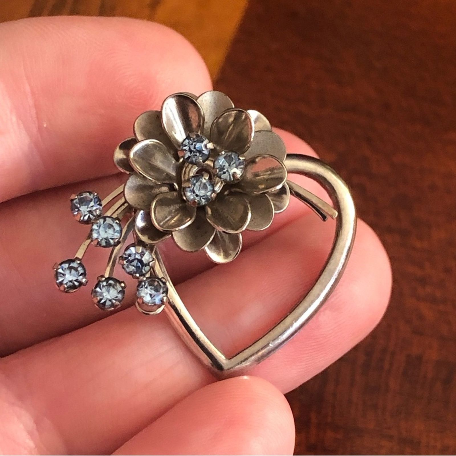 Vintage Vintage silver plated floral design blue stone brooch pin Size ONE SIZE - 3 Thumbnail