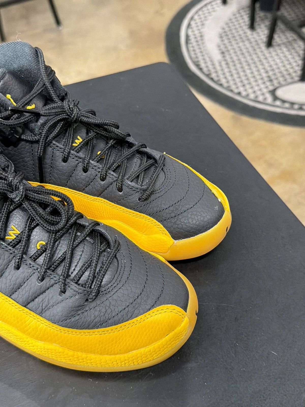 Jordan Brand Air Jordan 12 Black University Gold Size 4Y (2020) Size US 5 / EU 37 - 8 Thumbnail