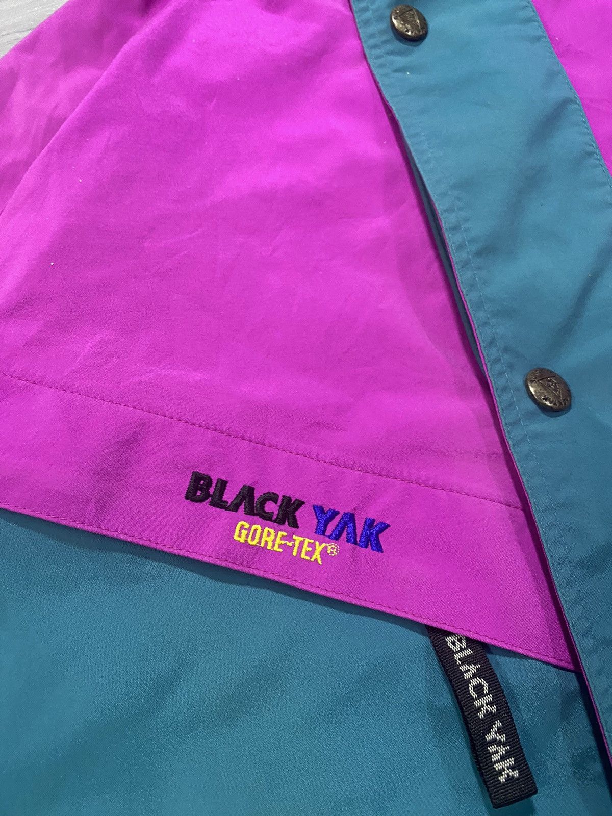 BLACKYAK Vintage BlackYak Gore-Tex Muticolour Jacket Size US XL / EU 56 / 4 - 7 Thumbnail