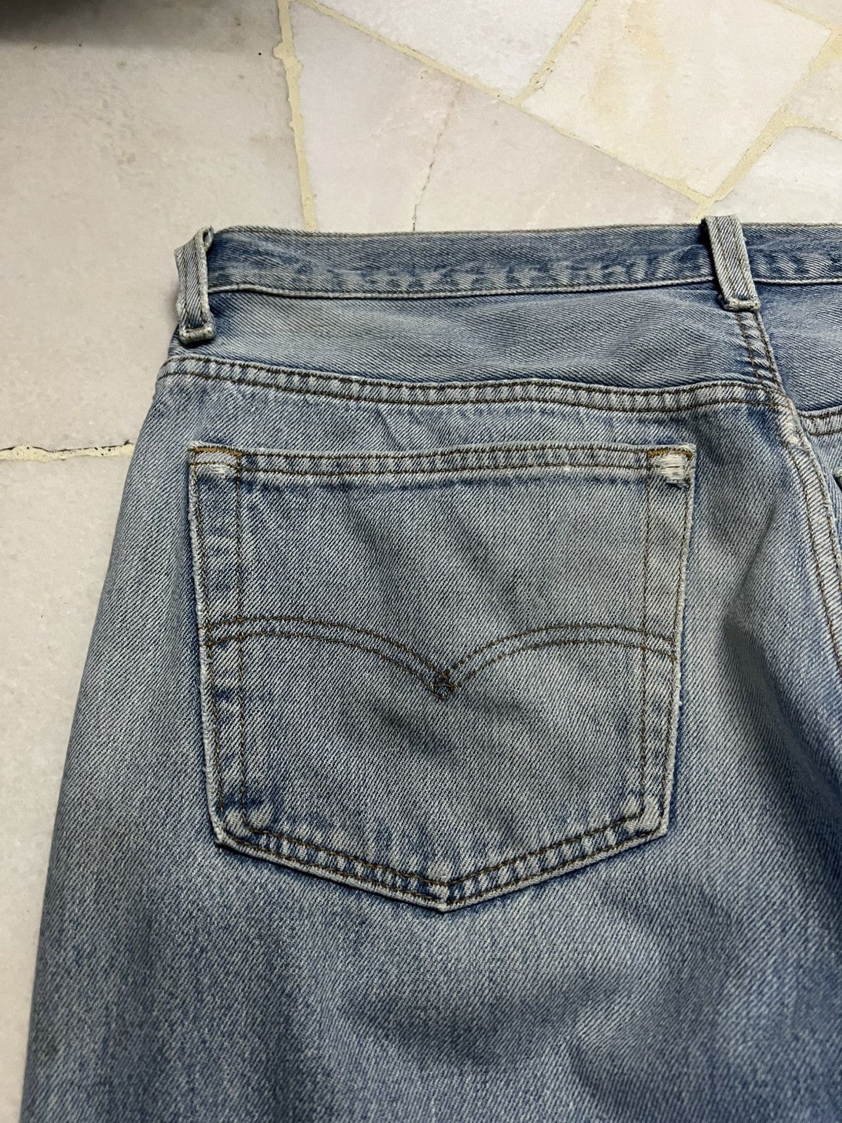 Levi's 💥90’s💥Vintage Levis 501XX Stone Wash Distress Jean USA Size US 35 - 17 Thumbnail