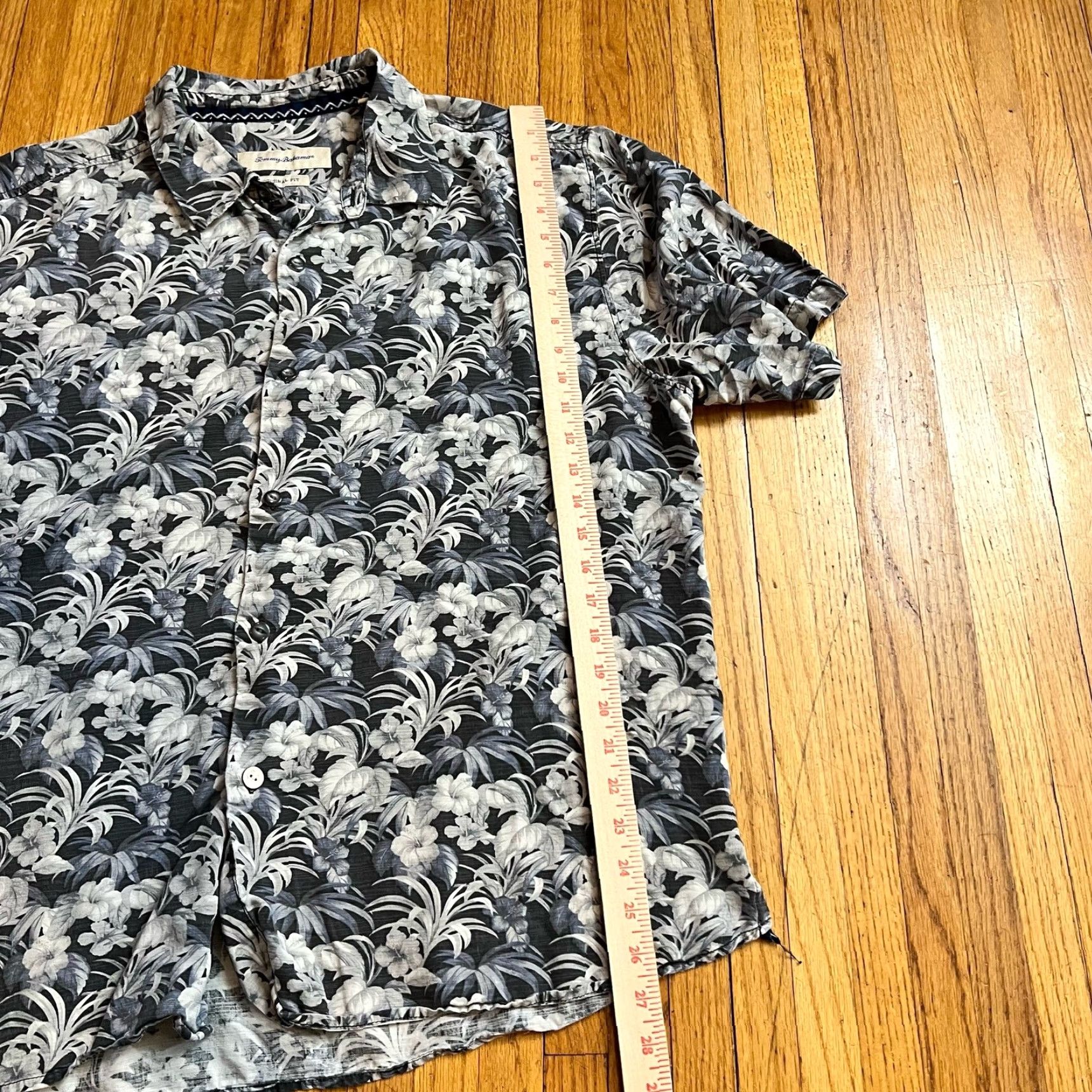 Tommy Bahama Tommy Bahama Shirt Mens XL Silk Hawaiian Floral Silk All Over Print Button Short Sleeve Shirt Size US XL / EU 56 / 4 - 7 Thumbnail