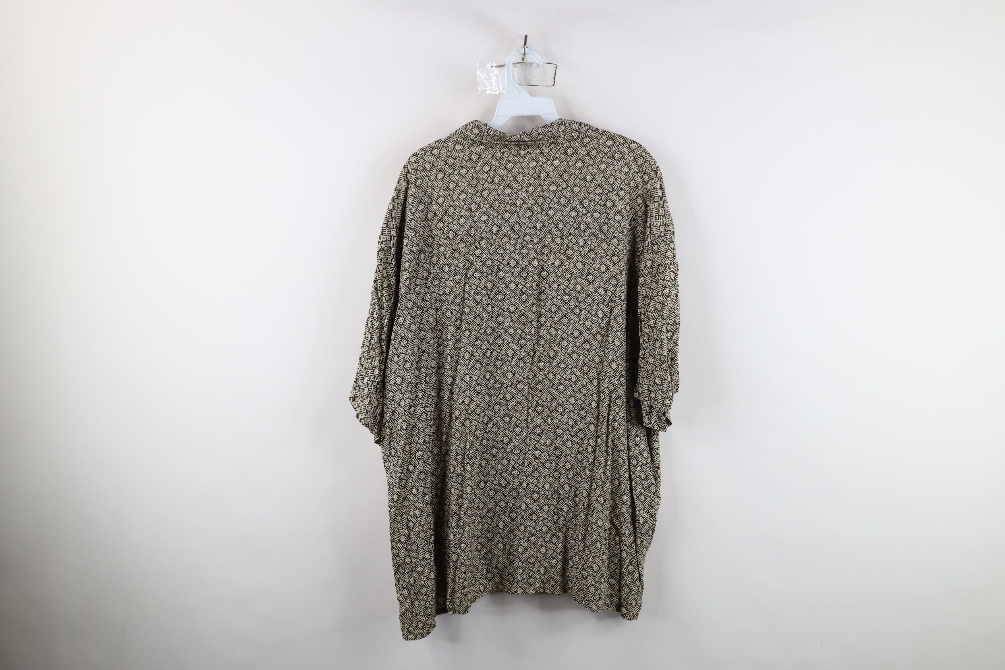 Vintage Vintage 90s Streetwear Short Sleeve Collared Button Shirt Size US XXL / EU 58 / 5 - 9 Thumbnail