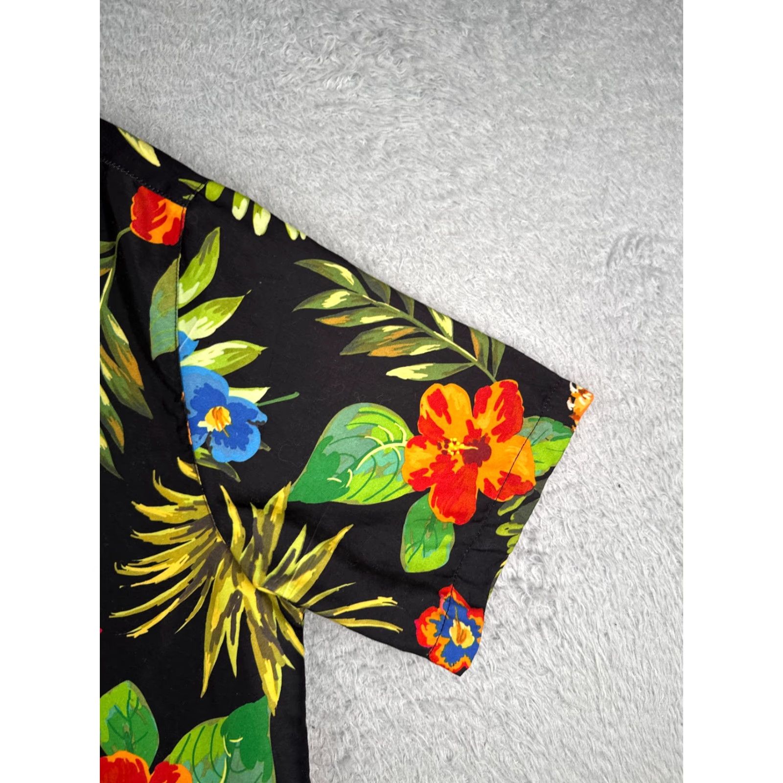 Vintage Rebel Minds Shirt Men Small Black Floral Hawaiian Button-Up 100% Polyester Size US S / EU 44-46 / 1 - 2 Thumbnail