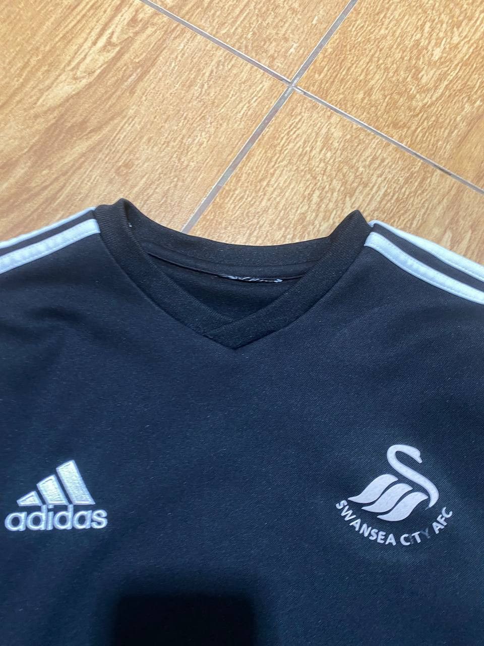 Adidas Vintage Adidas Swansea City Football Sweatshirt Crewneck Size US L / EU 52-54 / 3 - 12 Thumbnail