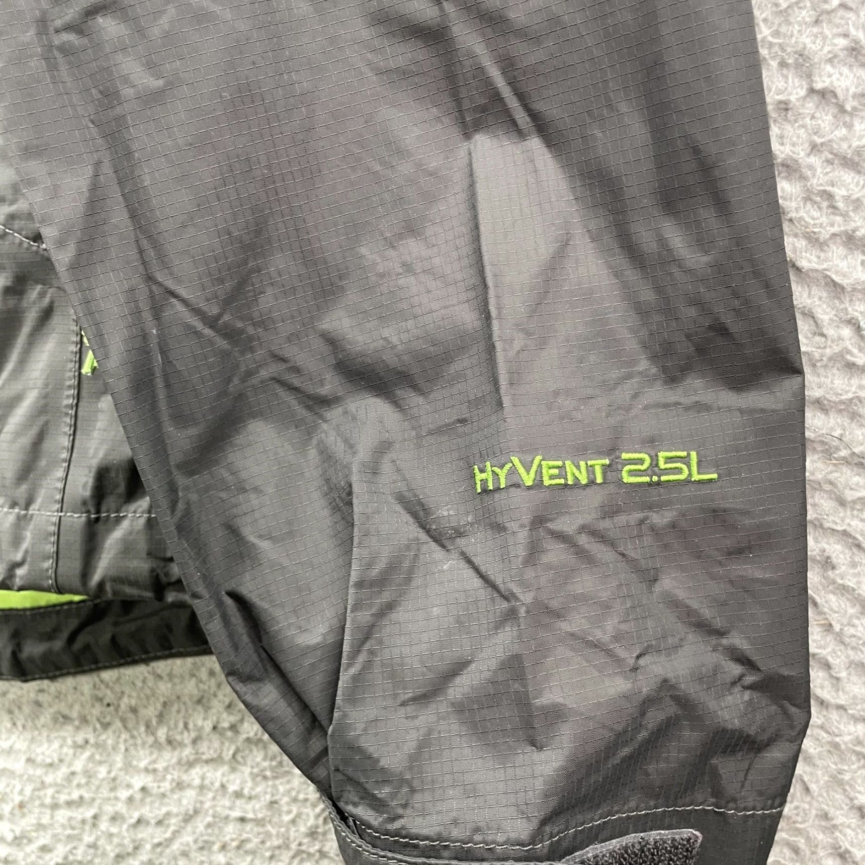 The North Face The North Face Hyvent 2.5 Rain Jacket Mens M Black Waterproof Outdoor Gorpcore Weathergear Lightweight Hooded Full Zip Rain Coat Size US M / EU 48-50 / 2 - 4 Thumbnail