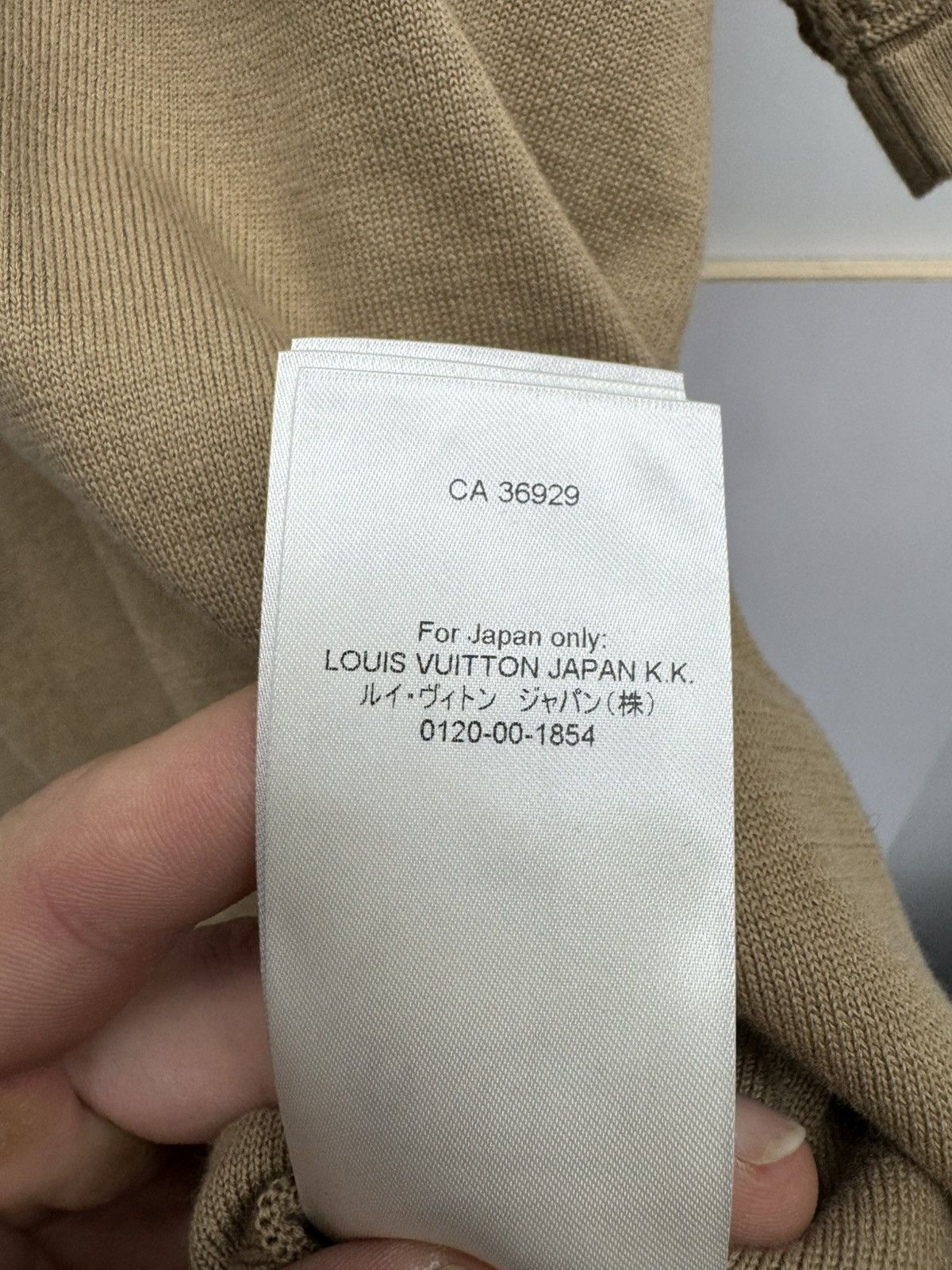 Louis Vuitton Louis Vuitton 24ss brown sleeve embossed logo tee Size US M / EU 48-50 / 2 - 7 Thumbnail