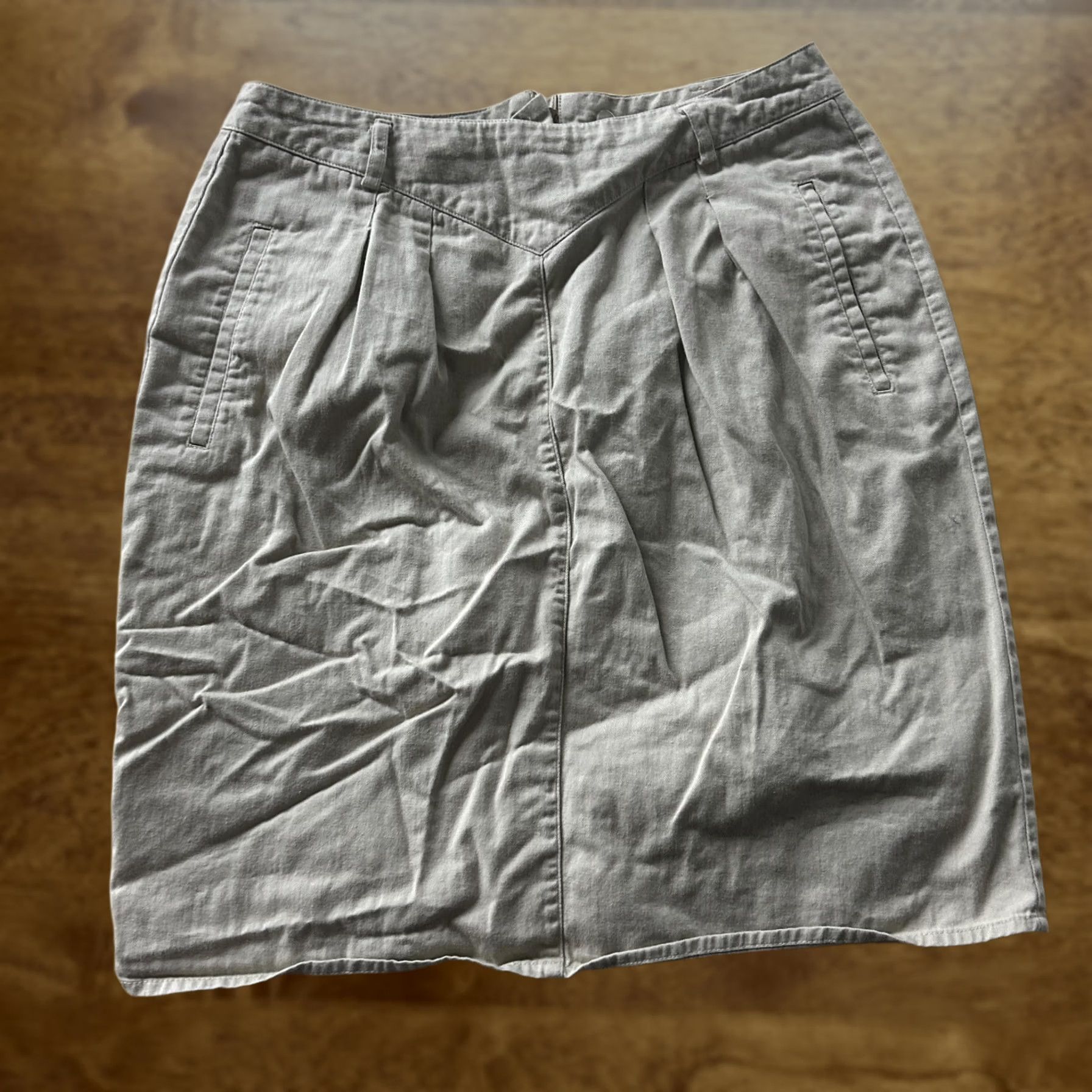 Liz Claiborne Liz Claiborne Lizsport Skirt Womens 14 Beige Cotton Straight Knee Pockets Size 36" / US 14 / IT 50 - 1 Thumbnail