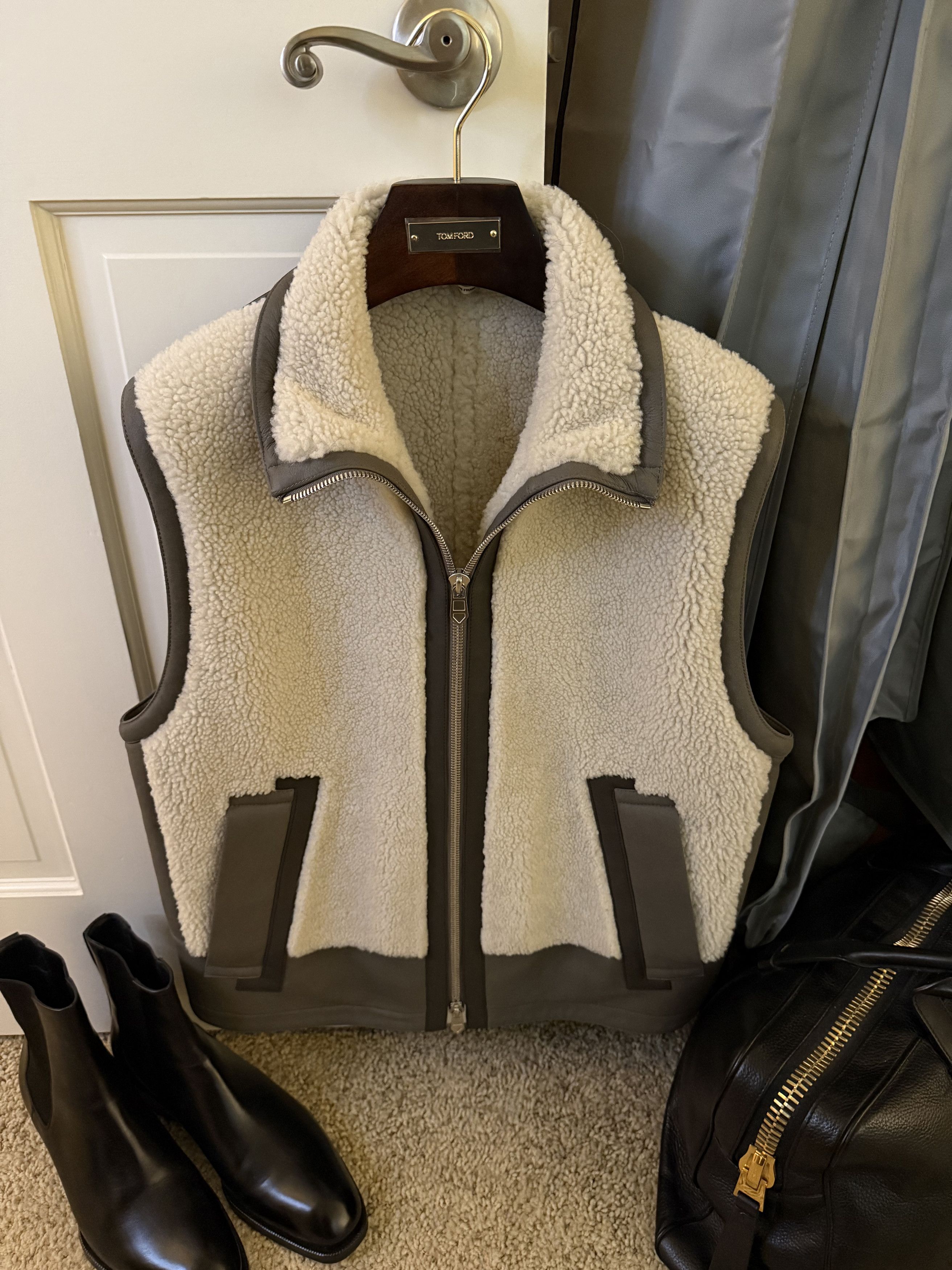 Hermes Ultimate Ultra Rare $16K w/tax Calf Shearling Leather Vest Size US M / EU 48-50 / 2 - 17 Thumbnail