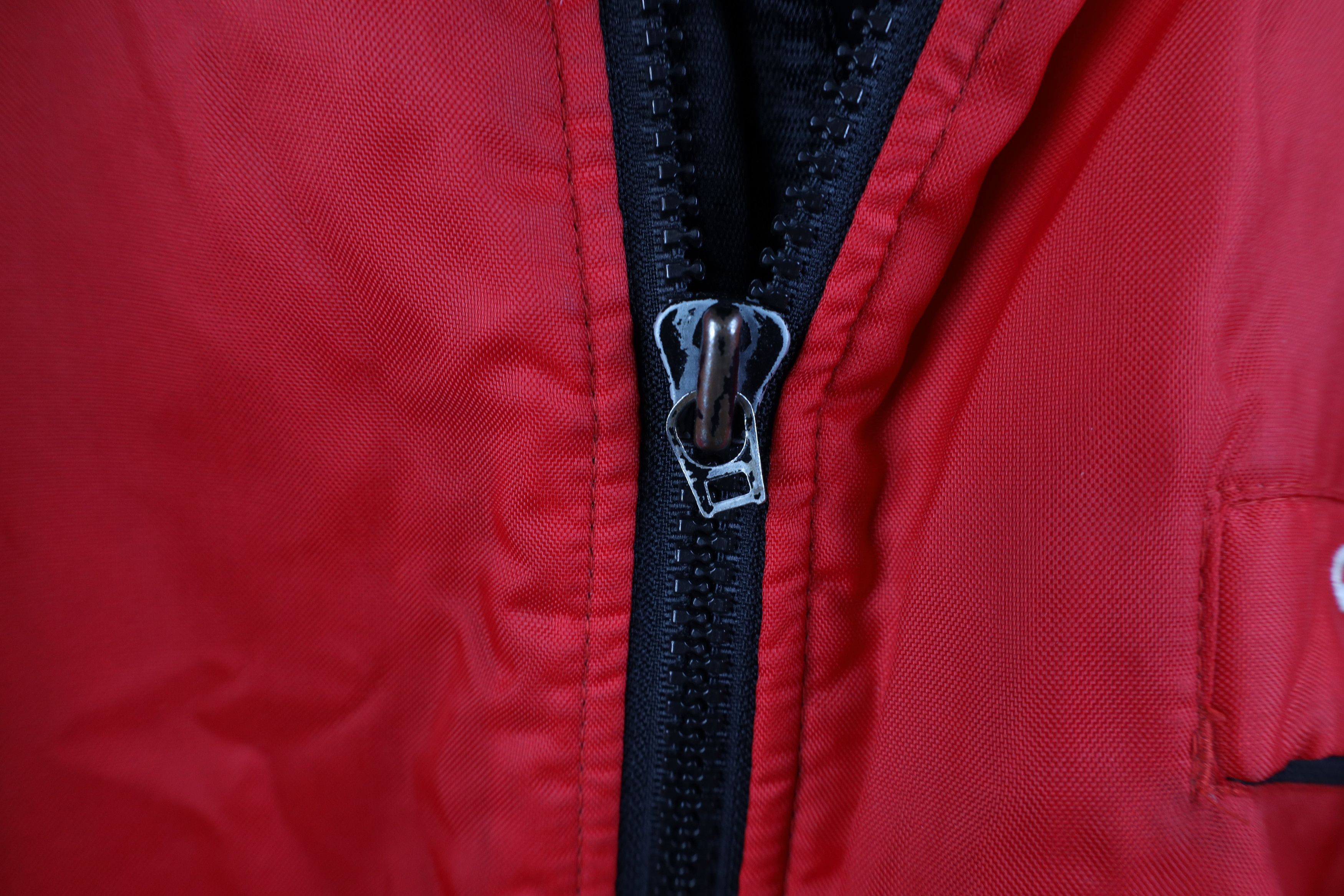 Vintage Vintage 90s Detroit Red Wings Hockey Quilted Puffer Jacket Size US XL / EU 56 / 4 - 12 Thumbnail