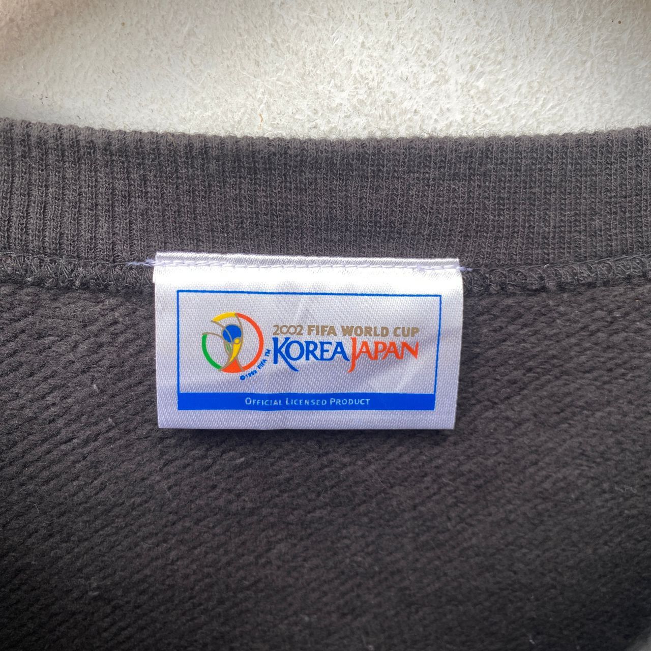 Vintage VINTAGE 2002 FIFA WORLD CUP SWEATSHIRT MEDIUM PULLOVER BLACK Size US M / EU 48-50 / 2 - 5 Thumbnail
