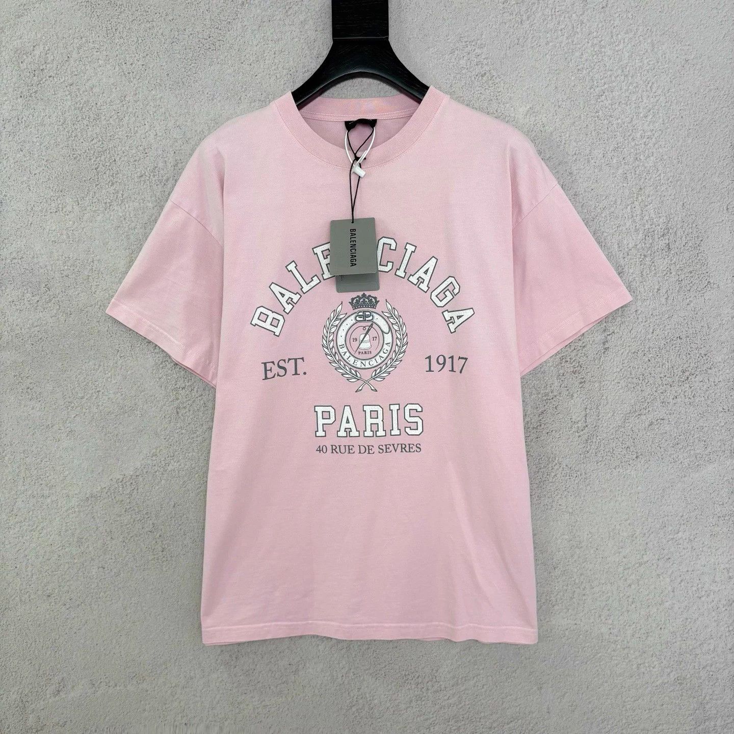 Balenciaga Balenciaga Oversized Sakura Pink short-sleeve crew M Size M / US 6-8 / IT 42-44 - 1 Thumbnail