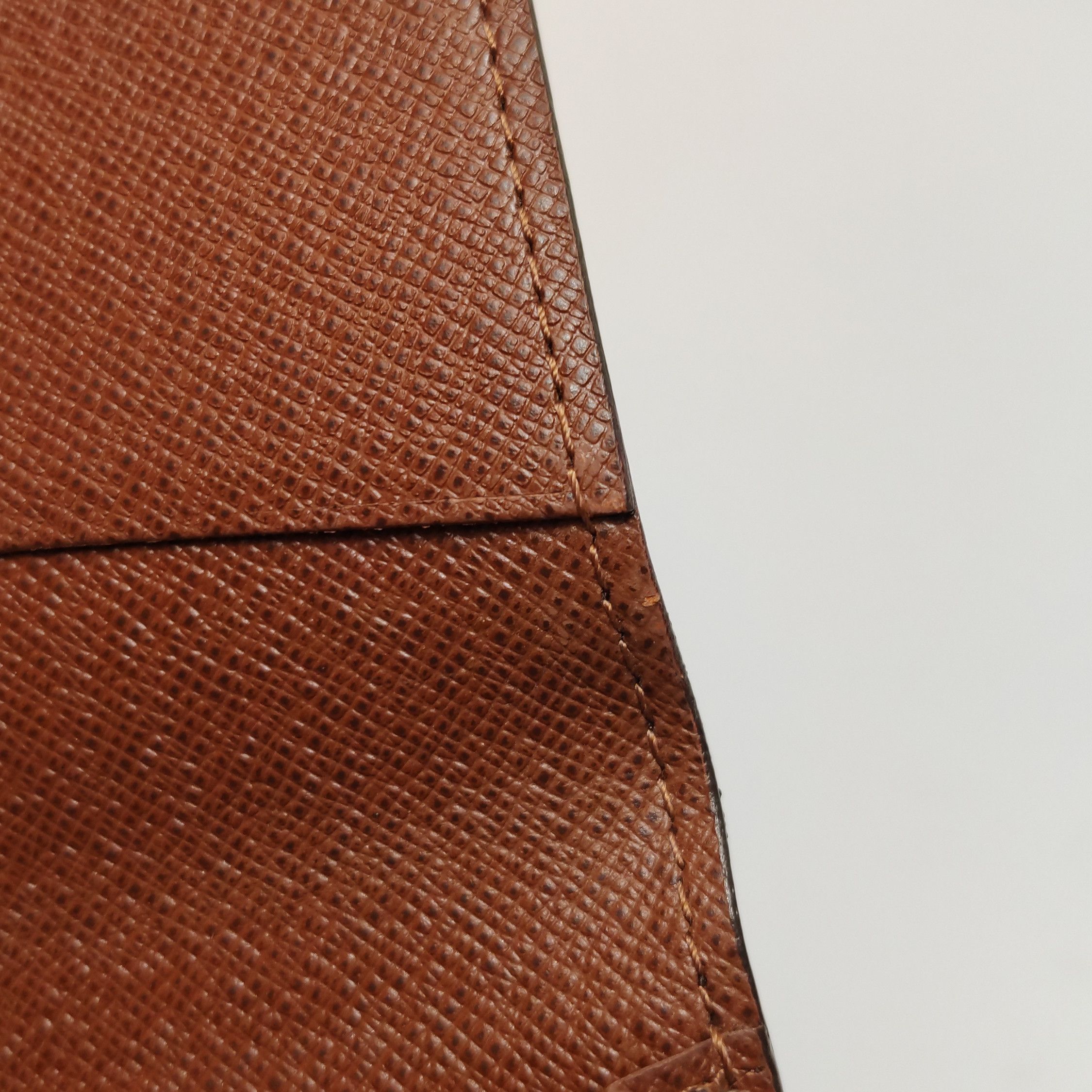 Louis Vuitton Louis Vuitton (LV) Cowhide Monogram Print Card Holder -y250 Size ONE SIZE - 6 Thumbnail