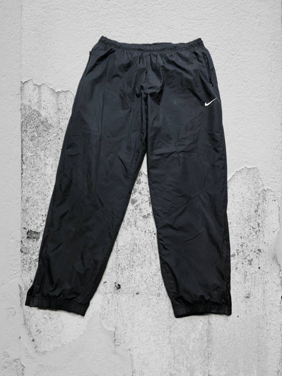 Nike Nike black logo Vintage Y2K Casual Pants Size US 38 / EU 54 - 1 Thumbnail