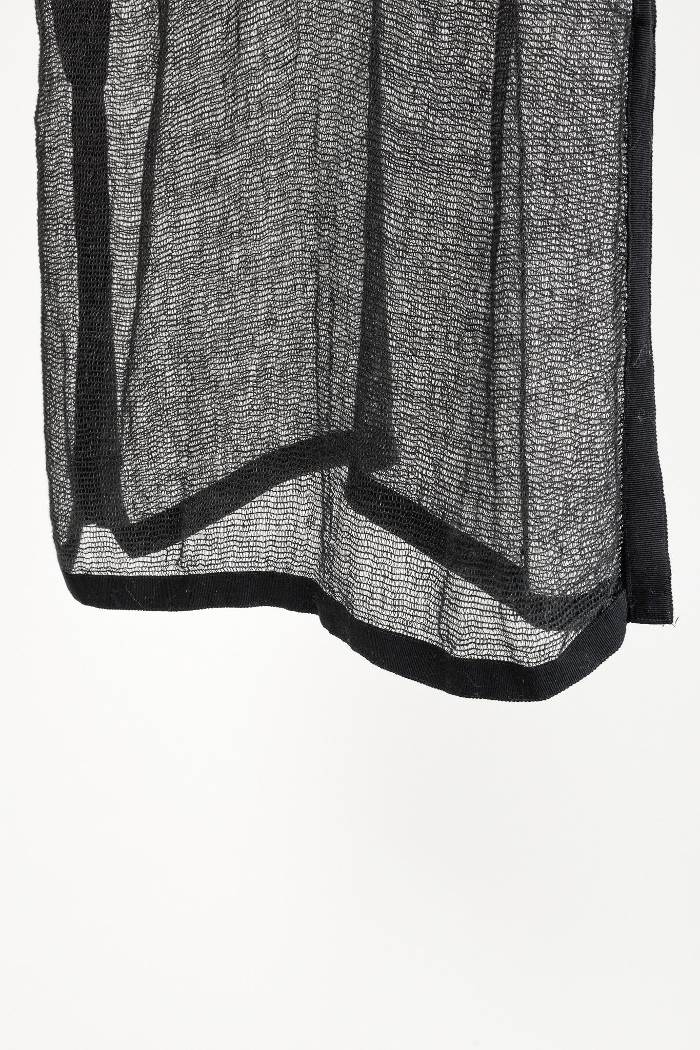 Annette Gortz Annette Gortz SS/16 Nela Black Mesh-Knit V-Neck Vest Size L / US 10 / IT 46 - 6 Thumbnail